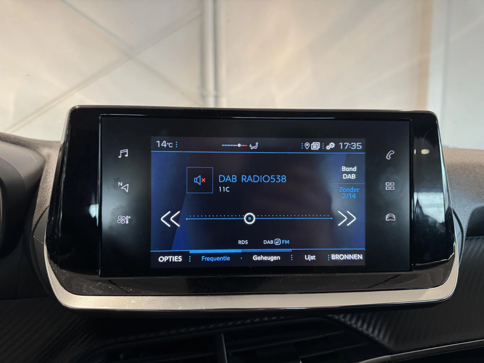 Peugeot-208-image-17