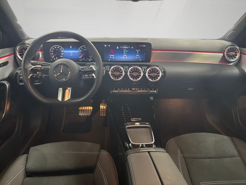 Mercedes-Benz-A-Klasse 200-image-11