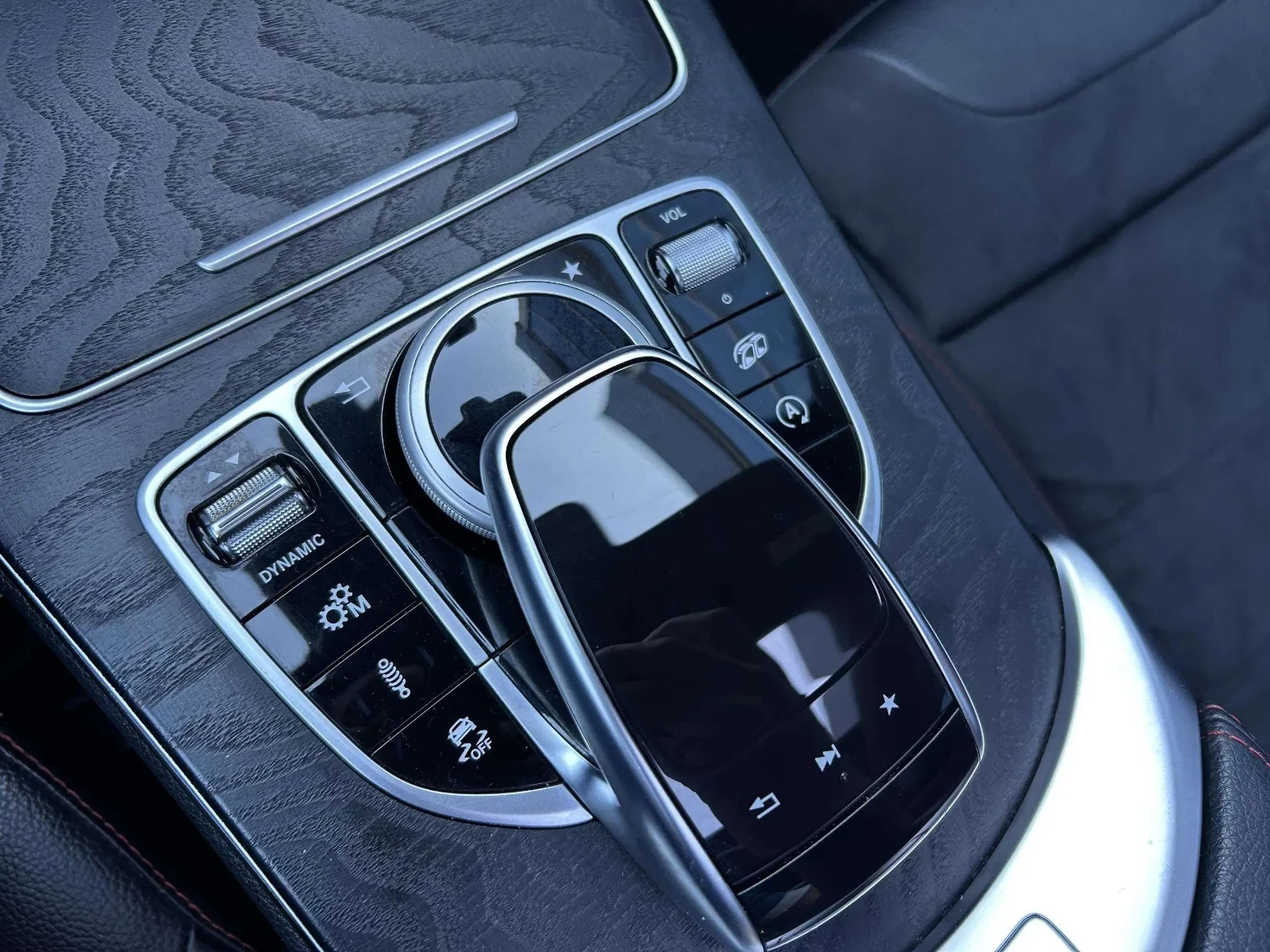 Mercedes-Benz-C-Klasse-image-13