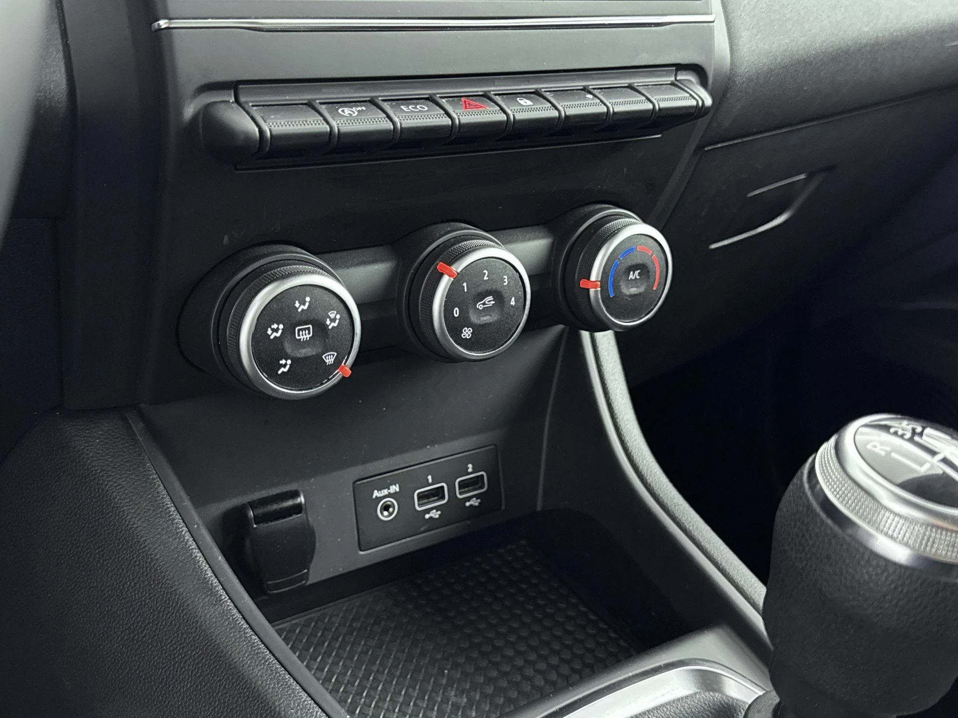 Renault-Captur-image-17