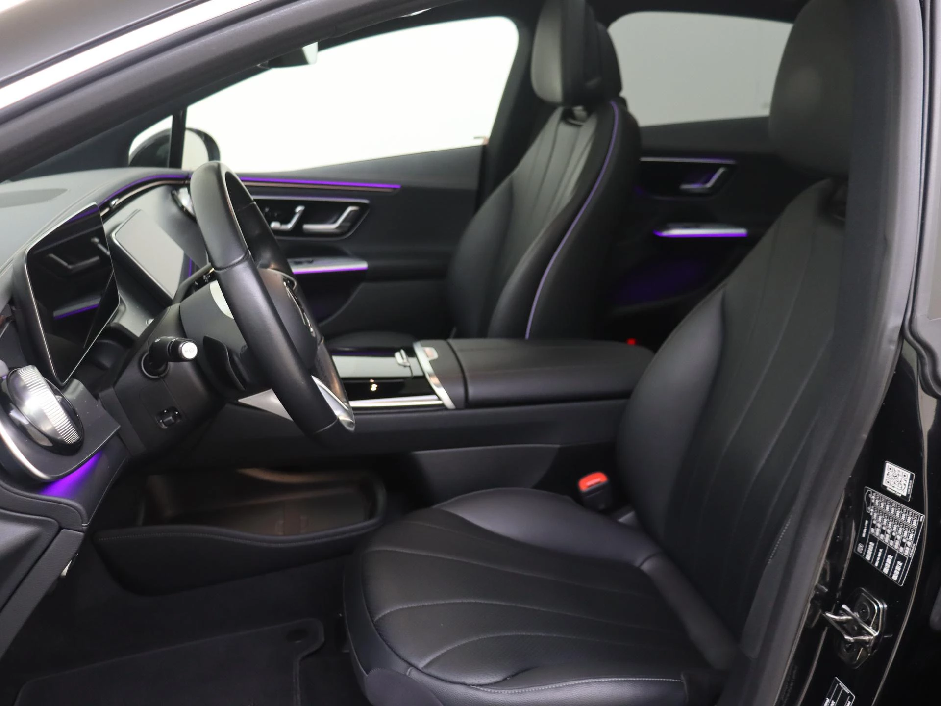 Mercedes-Benz-EQE-image-3