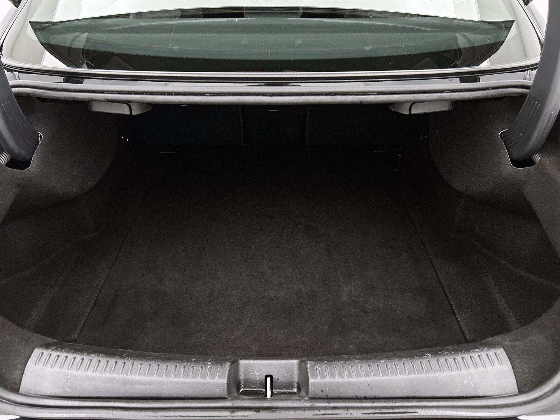 Mercedes-Benz-CLA-image-21