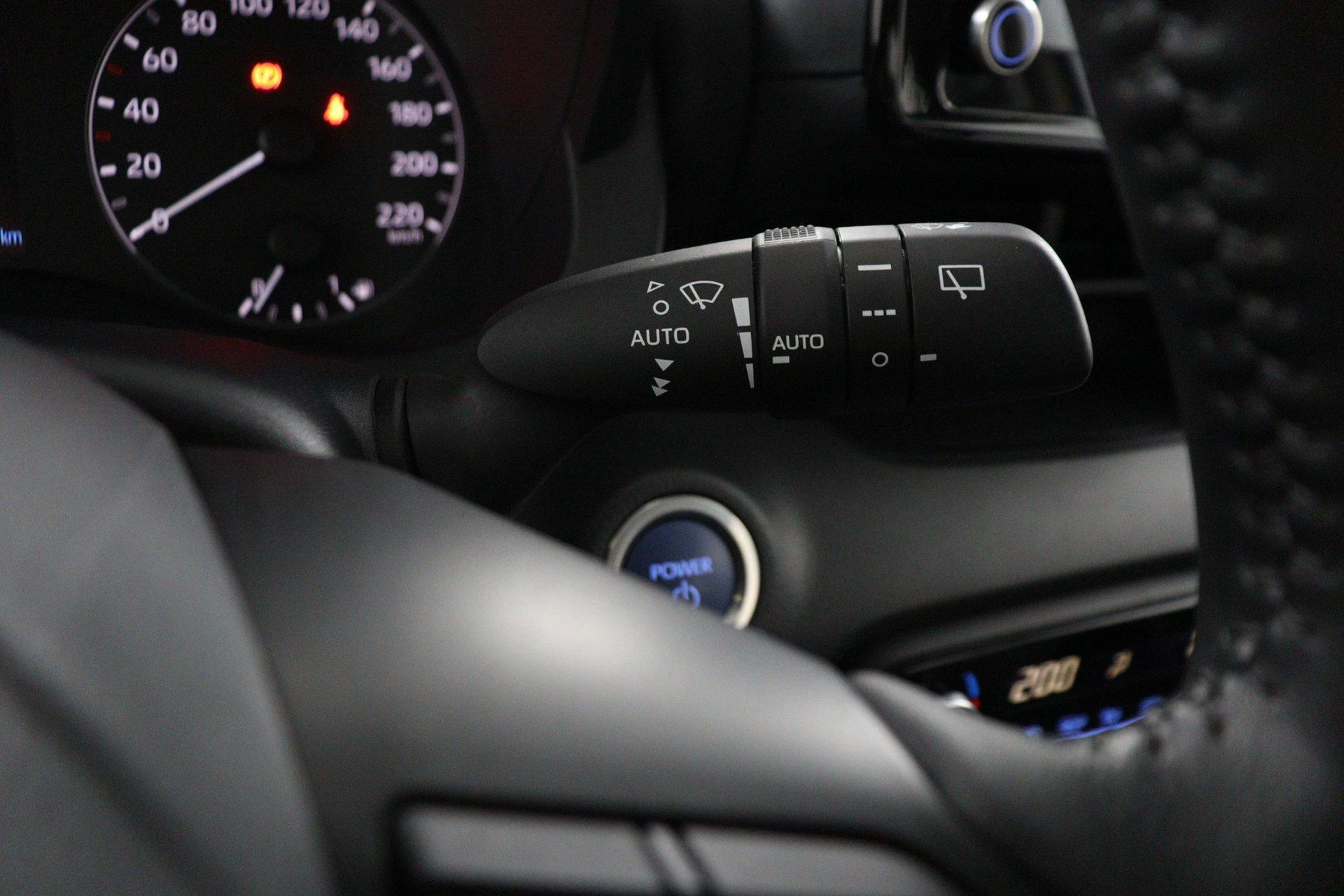 Mazda-2 Hybrid-image-23
