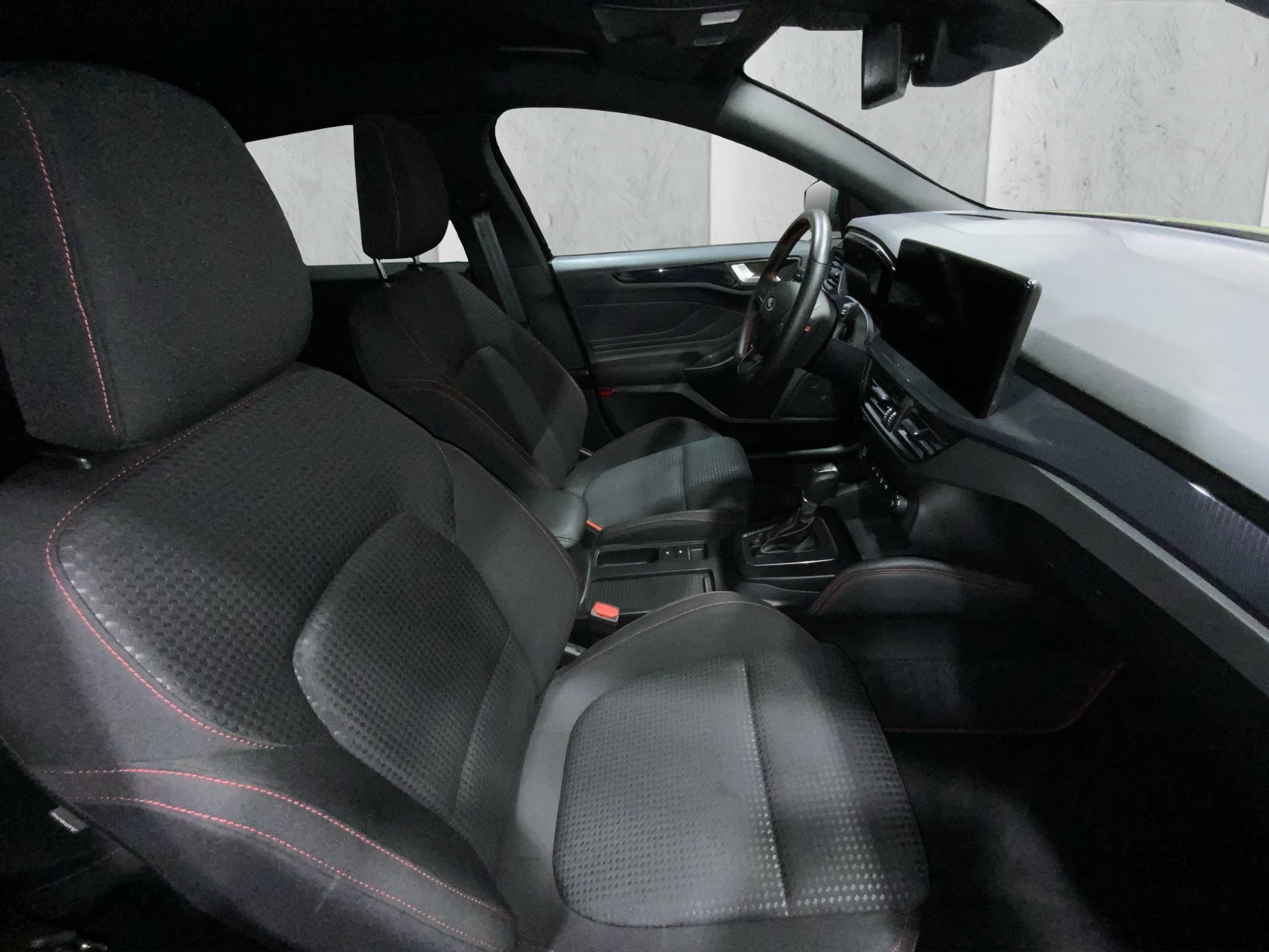 Ford Focus ST-Line X Turnier Aut.*AHK*ACC*HUD*KAM*NAVI*WINTER-PKT.
