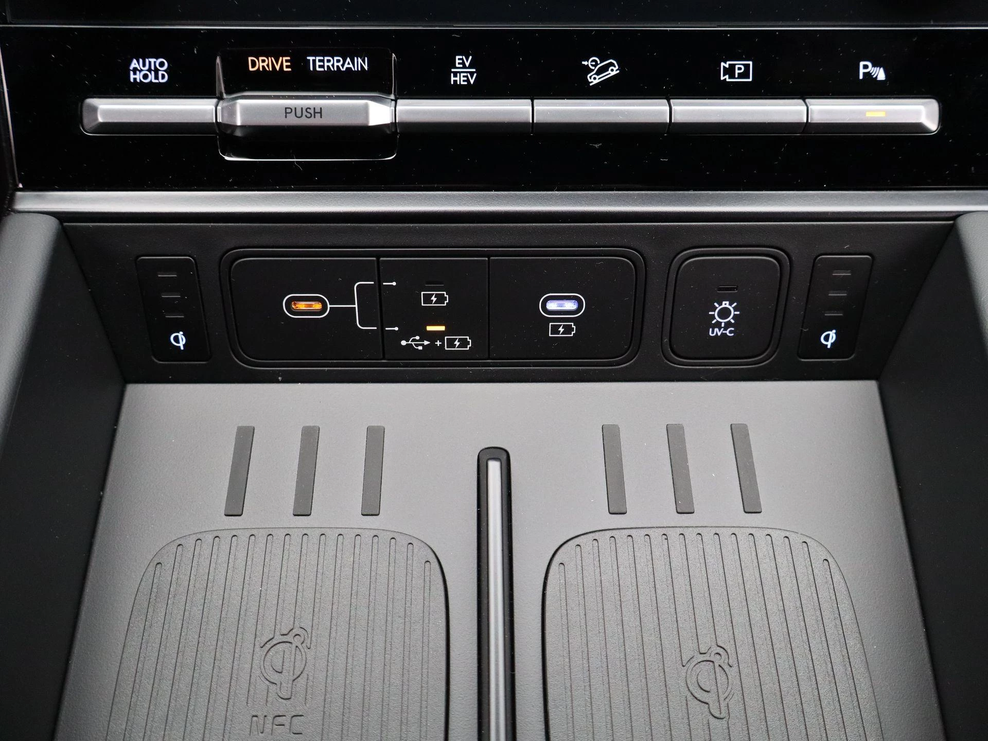 Hyundai-Santa Fe-image-18