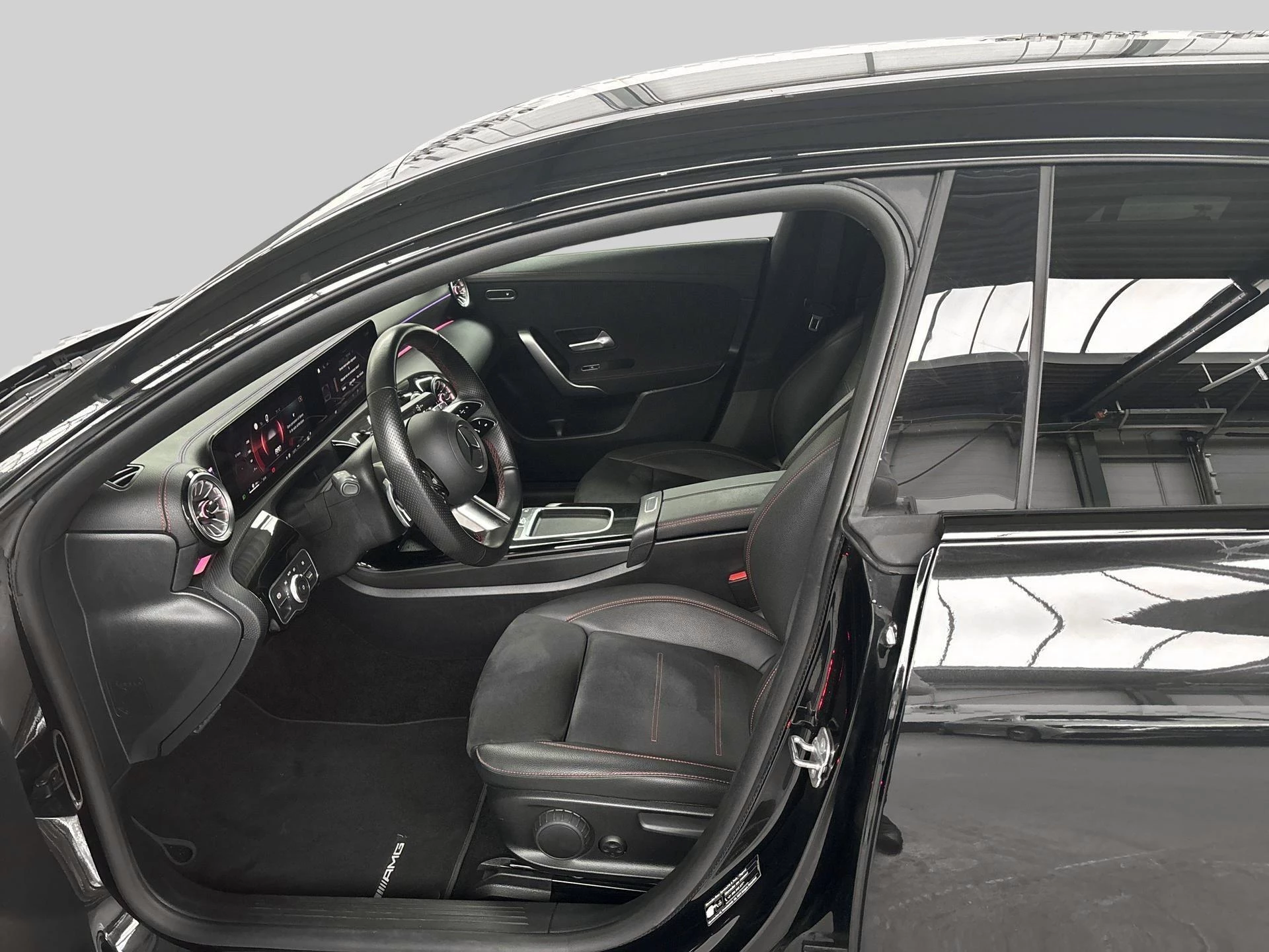 Mercedes-Benz-CLA-image-7