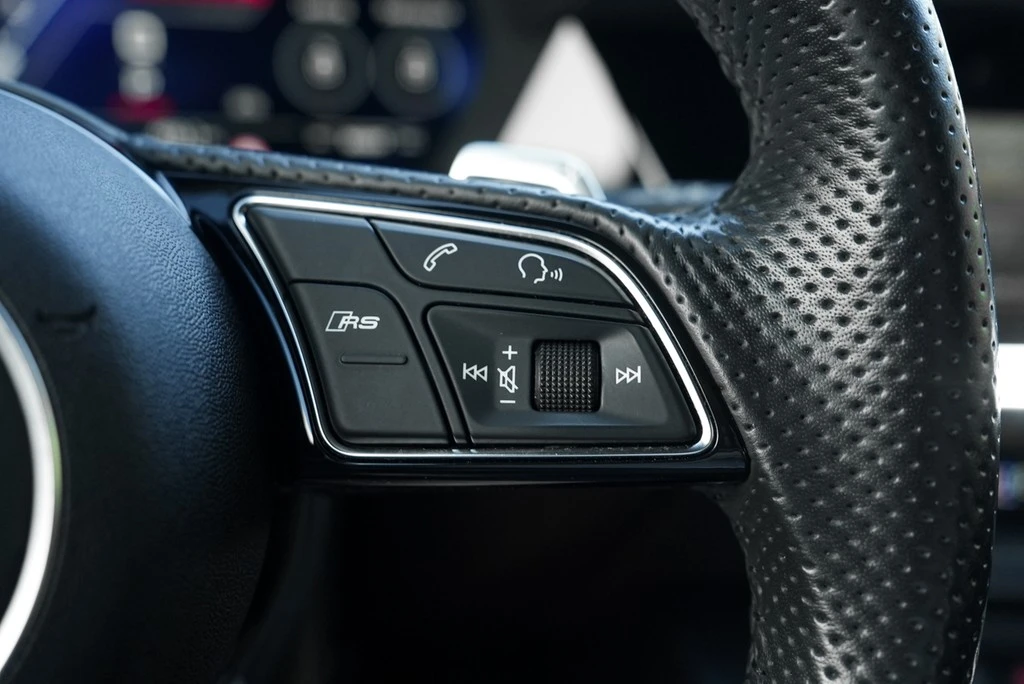 Audi RS3 Sportback 2.5 TFSI SportAGA Optik schwarz+