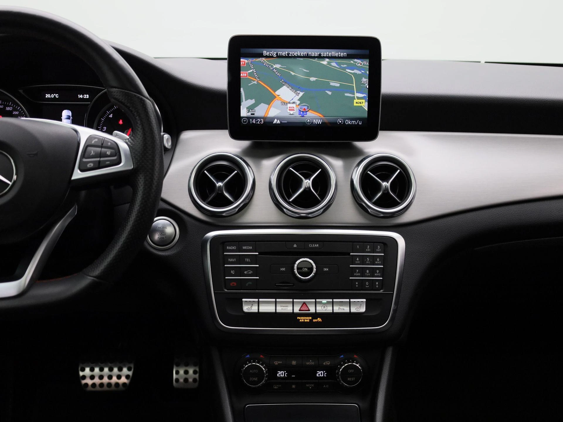 Mercedes-Benz-GLA-image-7