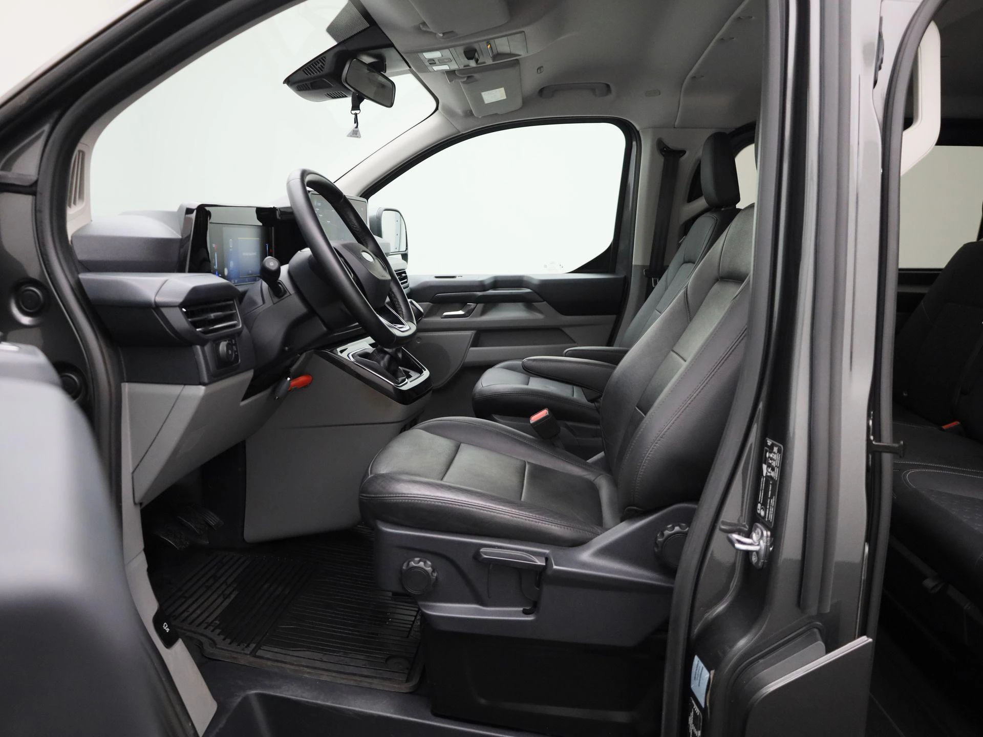 Ford-Transit Custom-image-10