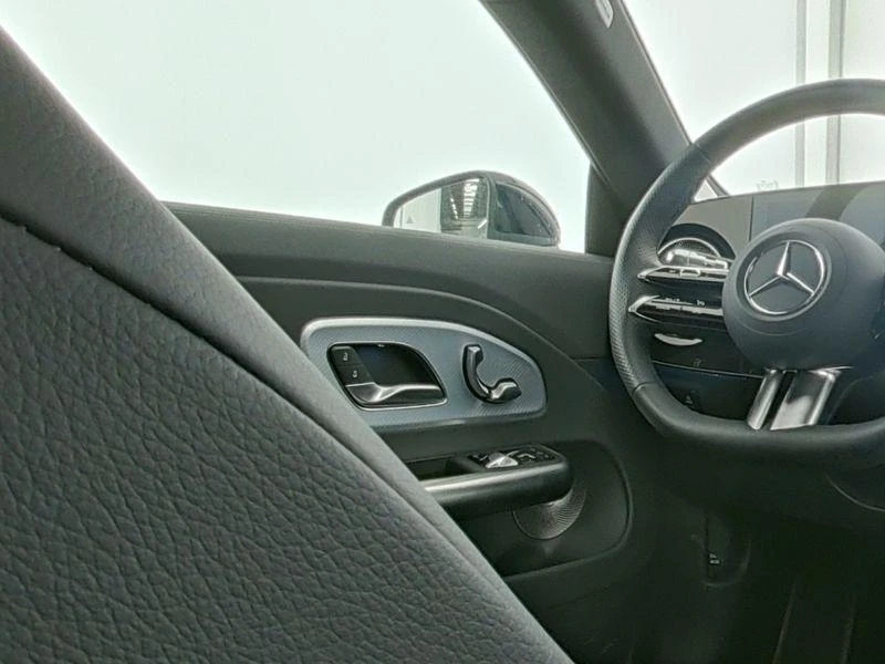 Mercedes-Benz-CLA-image-7