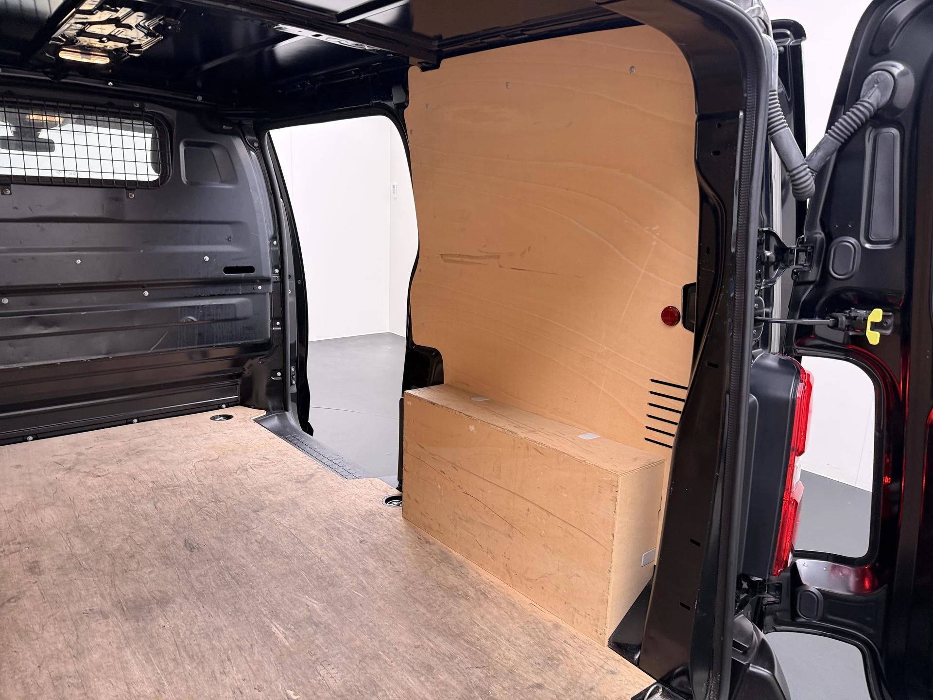 Opel-Vivaro-image-11