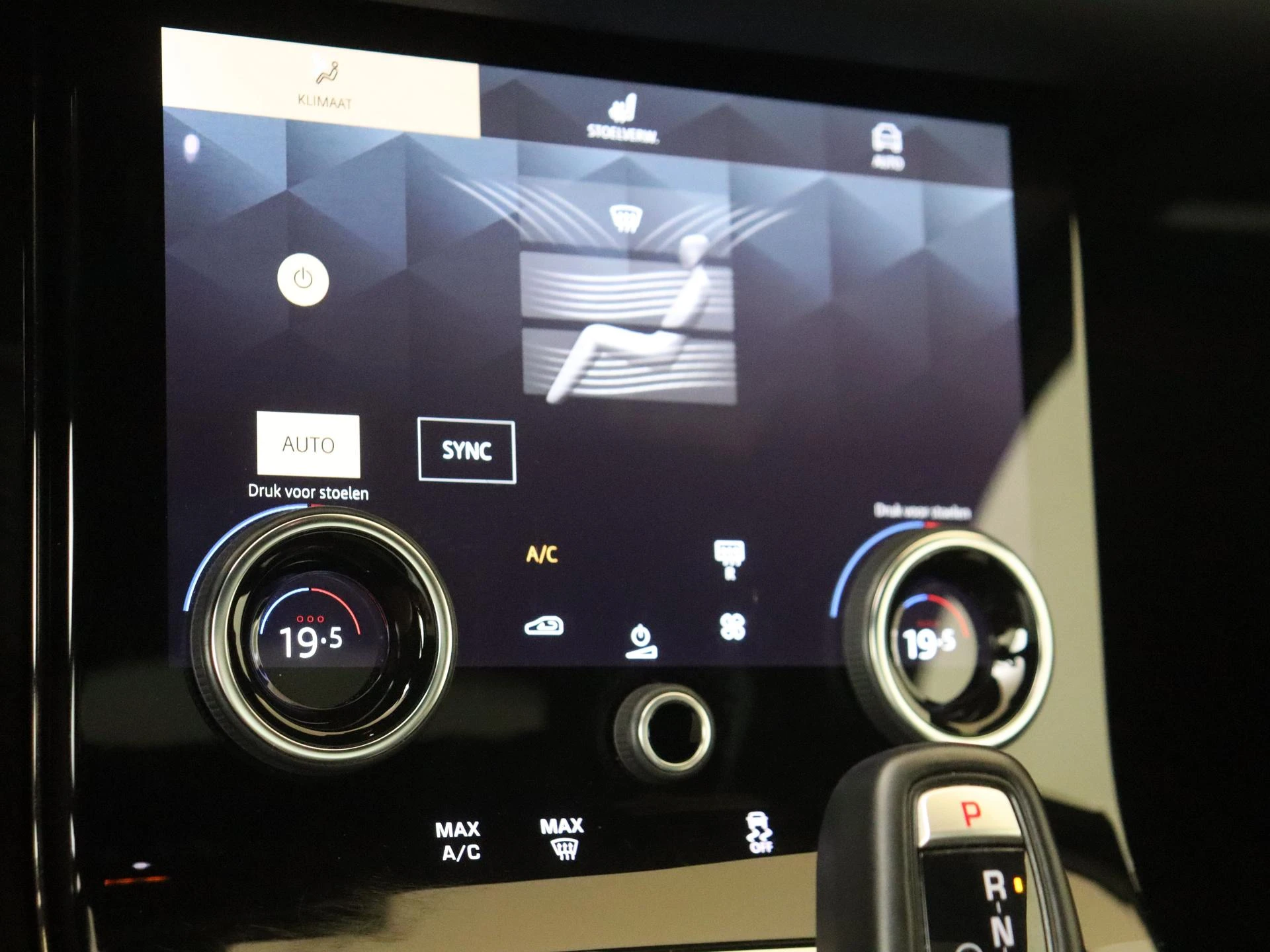 Land Rover-Range Rover Evoque-image-19