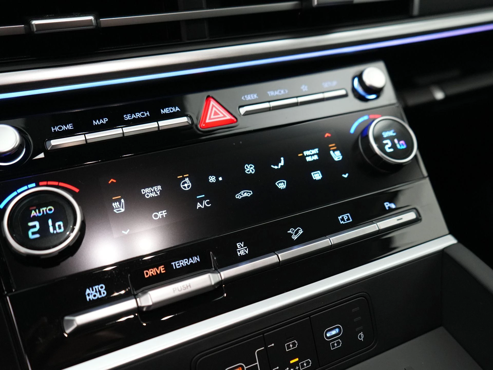 Hyundai-Santa Fe-image-19