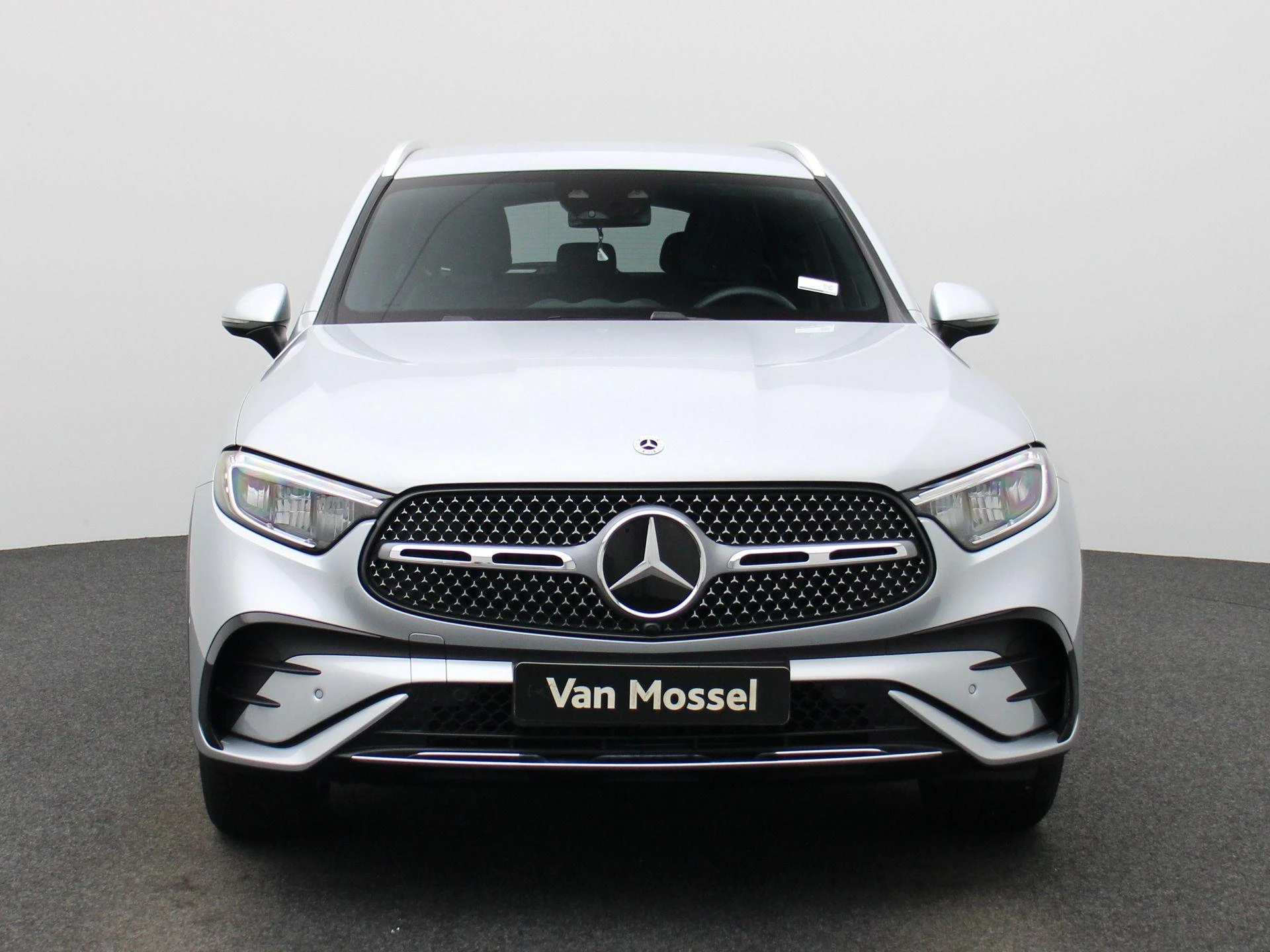 Mercedes-Benz-GLC-image-2