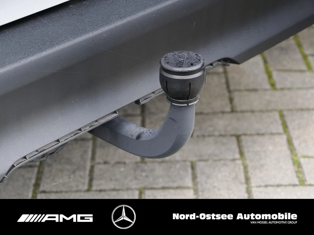 Mercedes-Benz-Vito-image-12