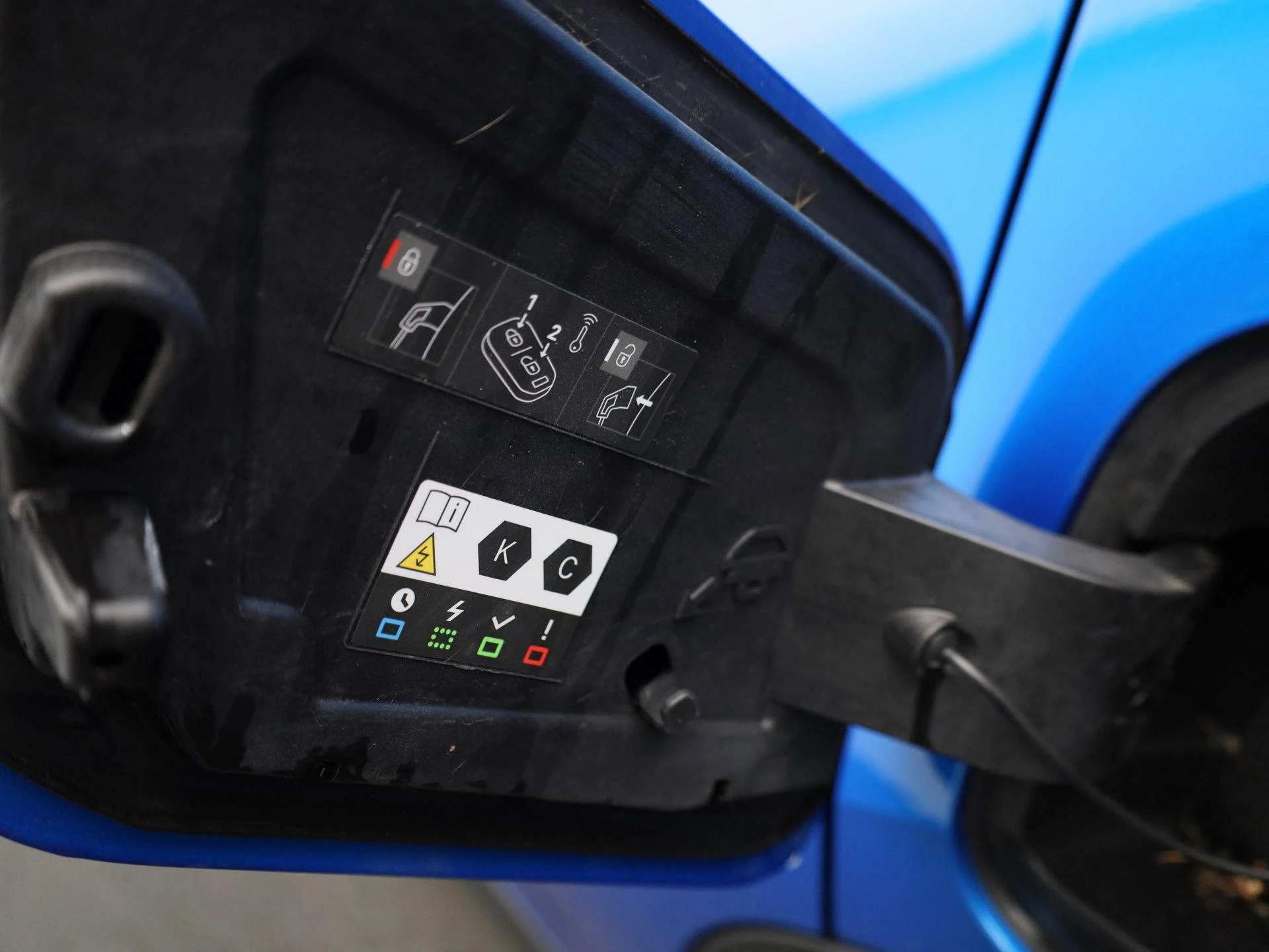 Peugeot-e-2008-image-13