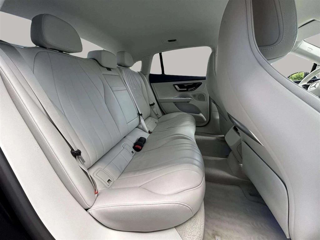 Mercedes-Benz-EQE-image-20