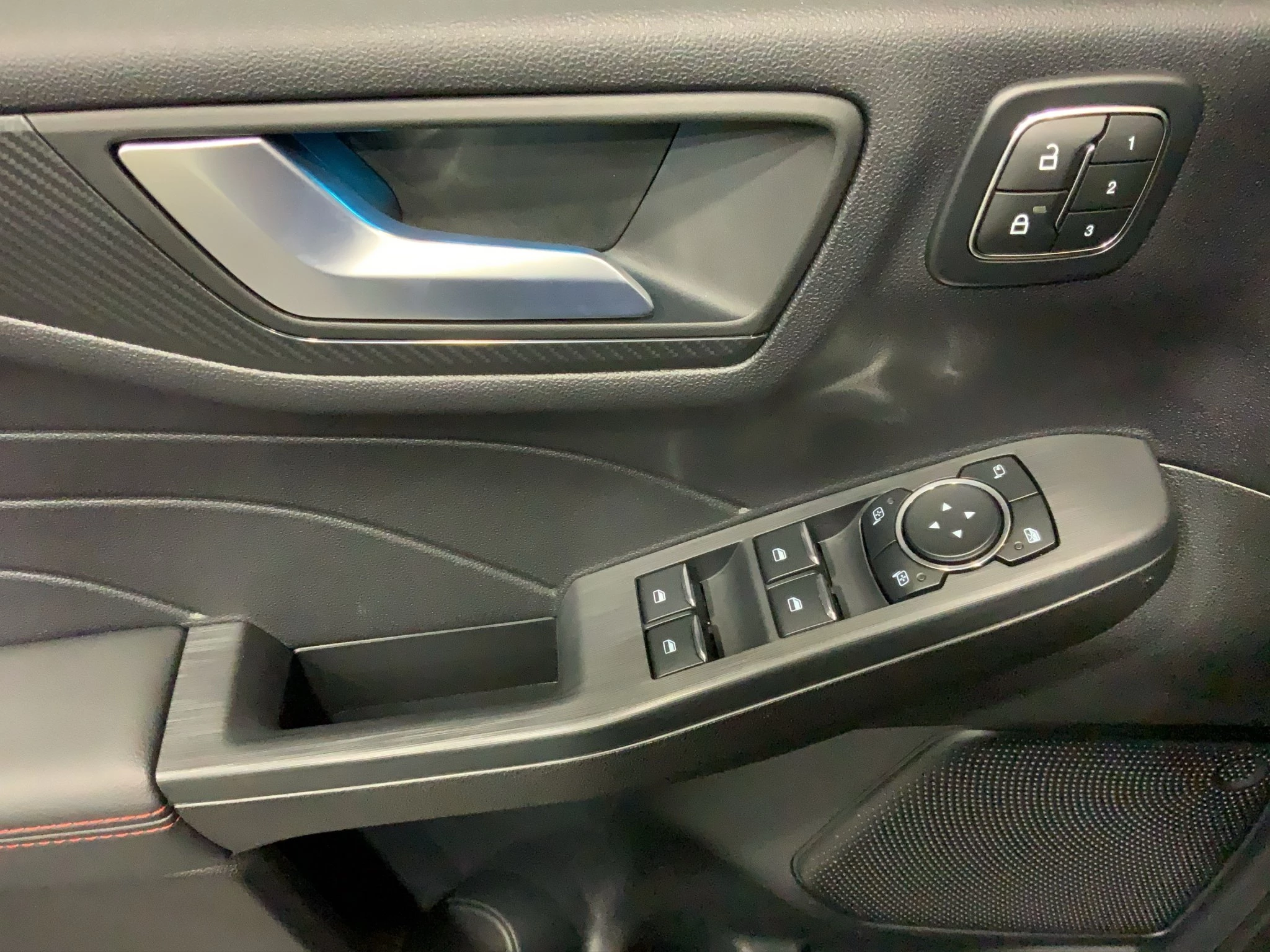 Ford Kuga ST-Line X Aut.*360GRAD*LED-MATRIX*NAVI*GRA*WINTER-PKT.