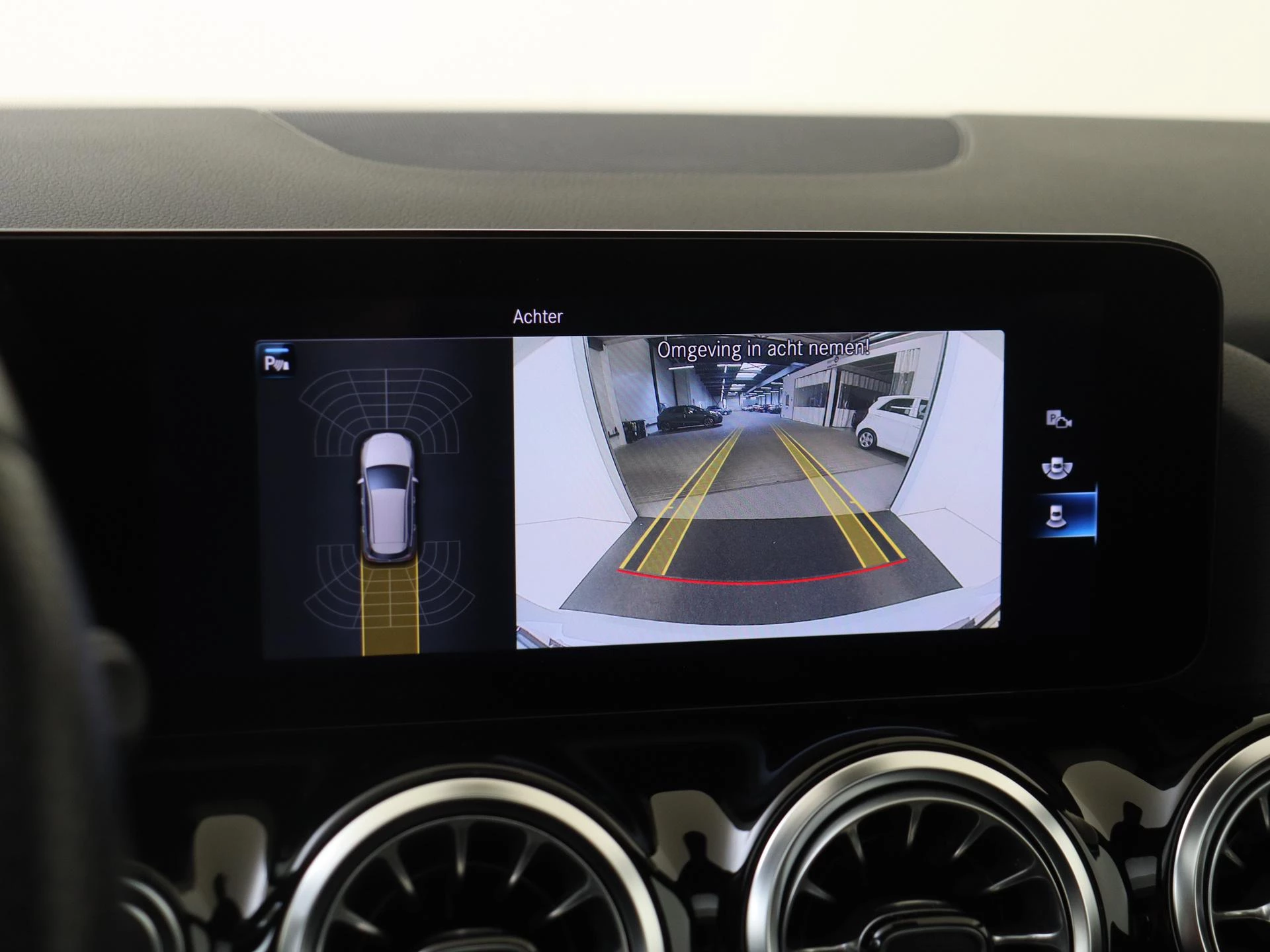 Mercedes-Benz-B-Klasse-image-18