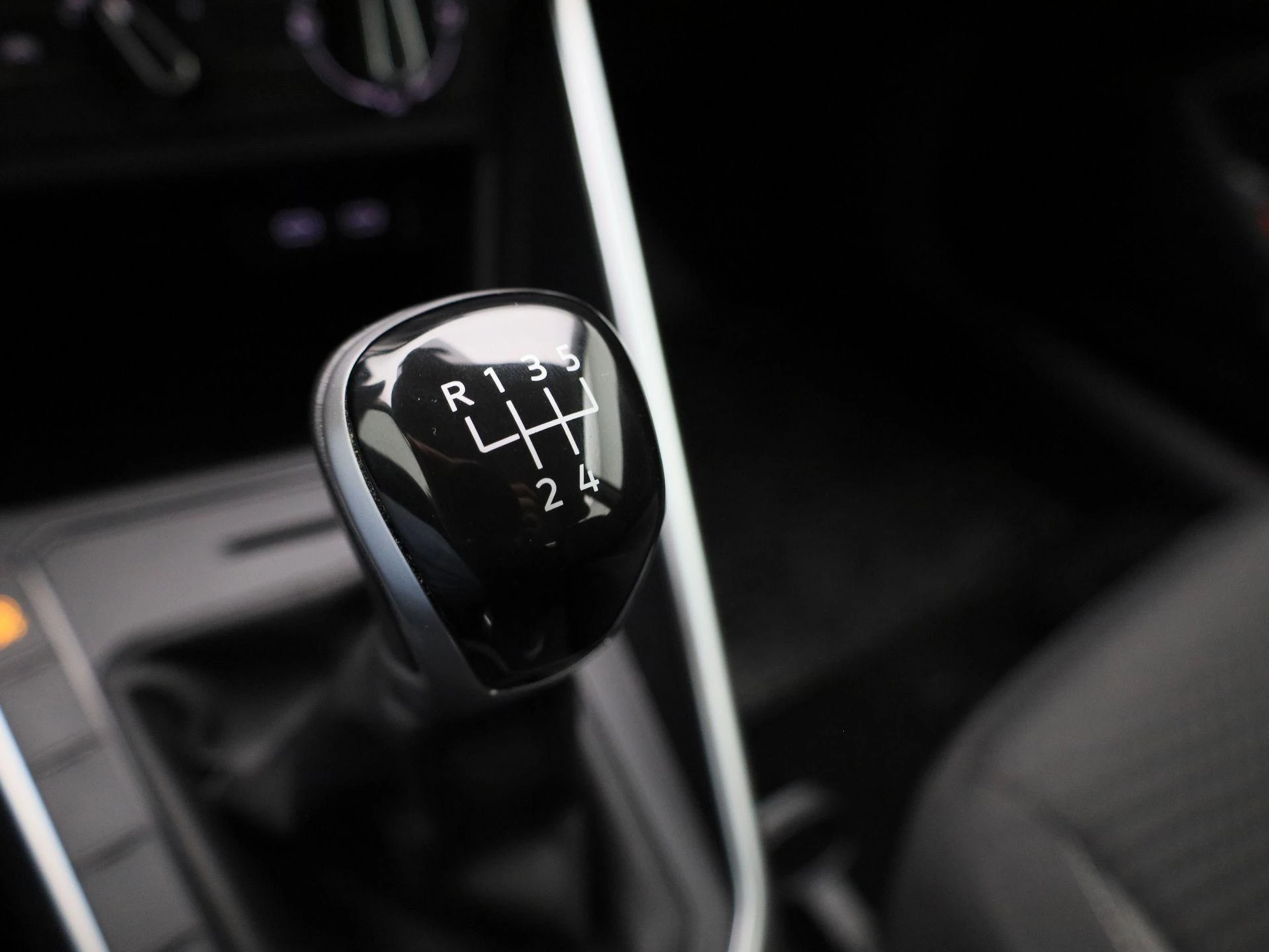 Volkswagen-Polo-image-21