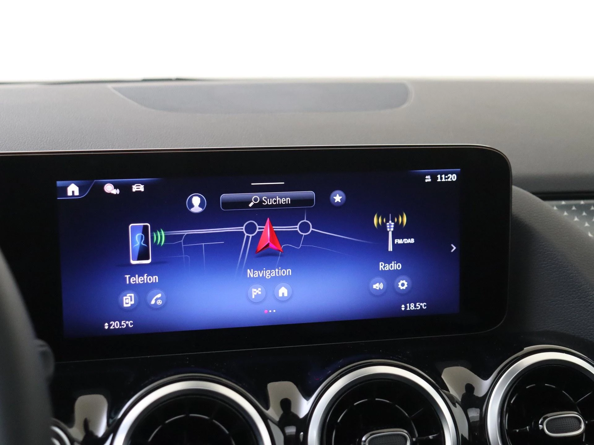 Mercedes-Benz-GLA-image-17