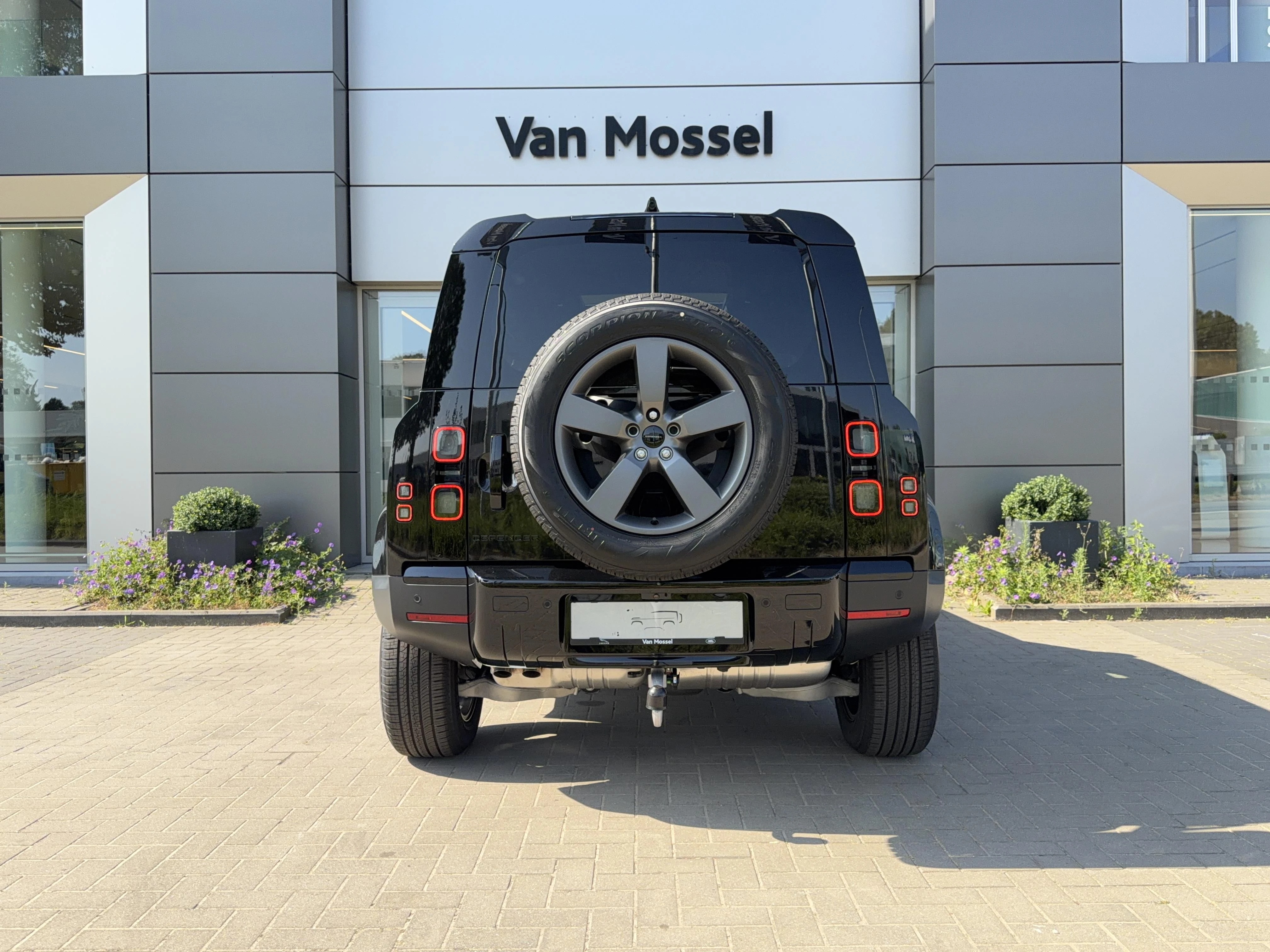 Land Rover Defender 110 D250 S edition AWD Auto. 26MY