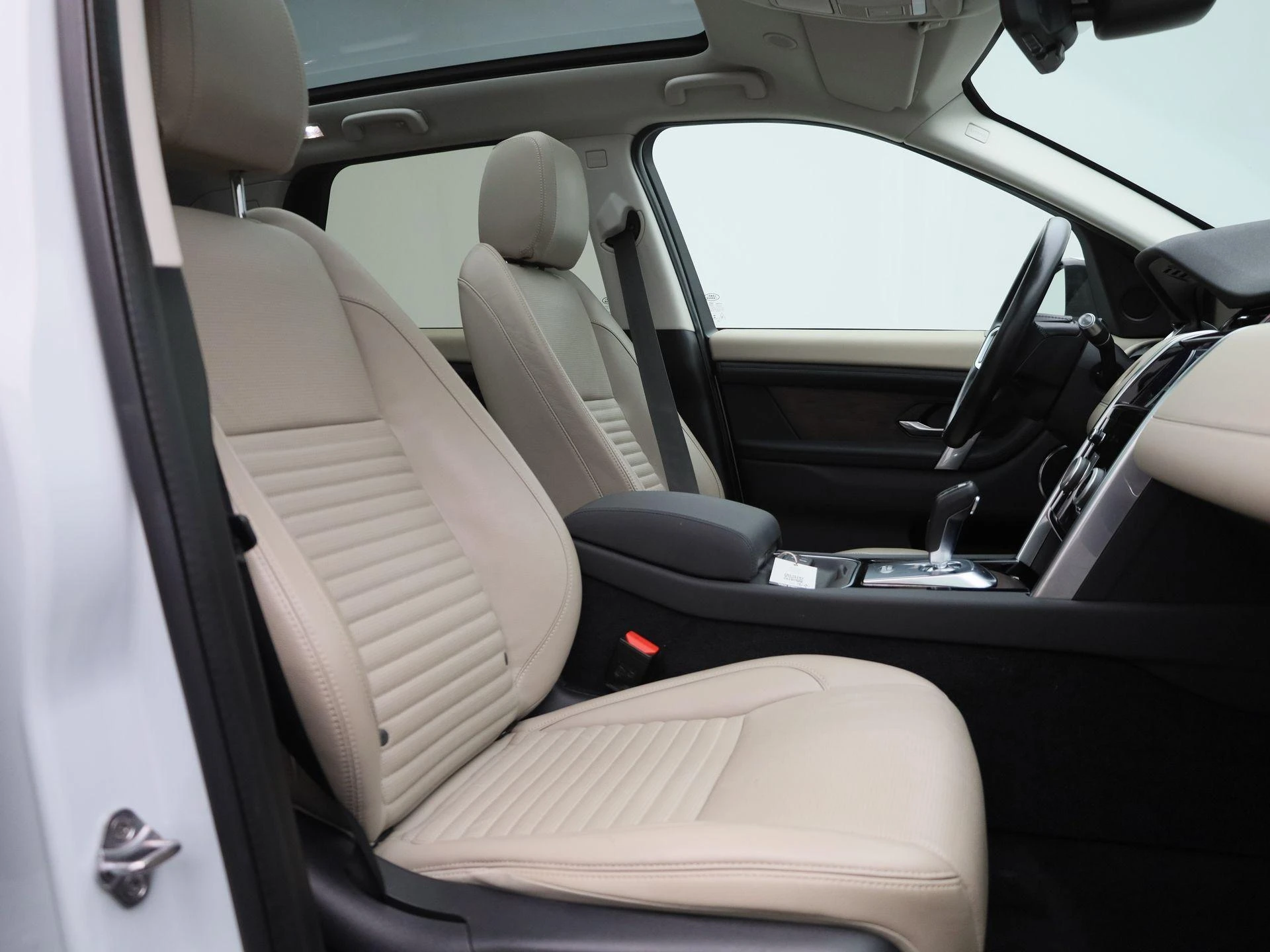Land Rover-Discovery Sport-image-38