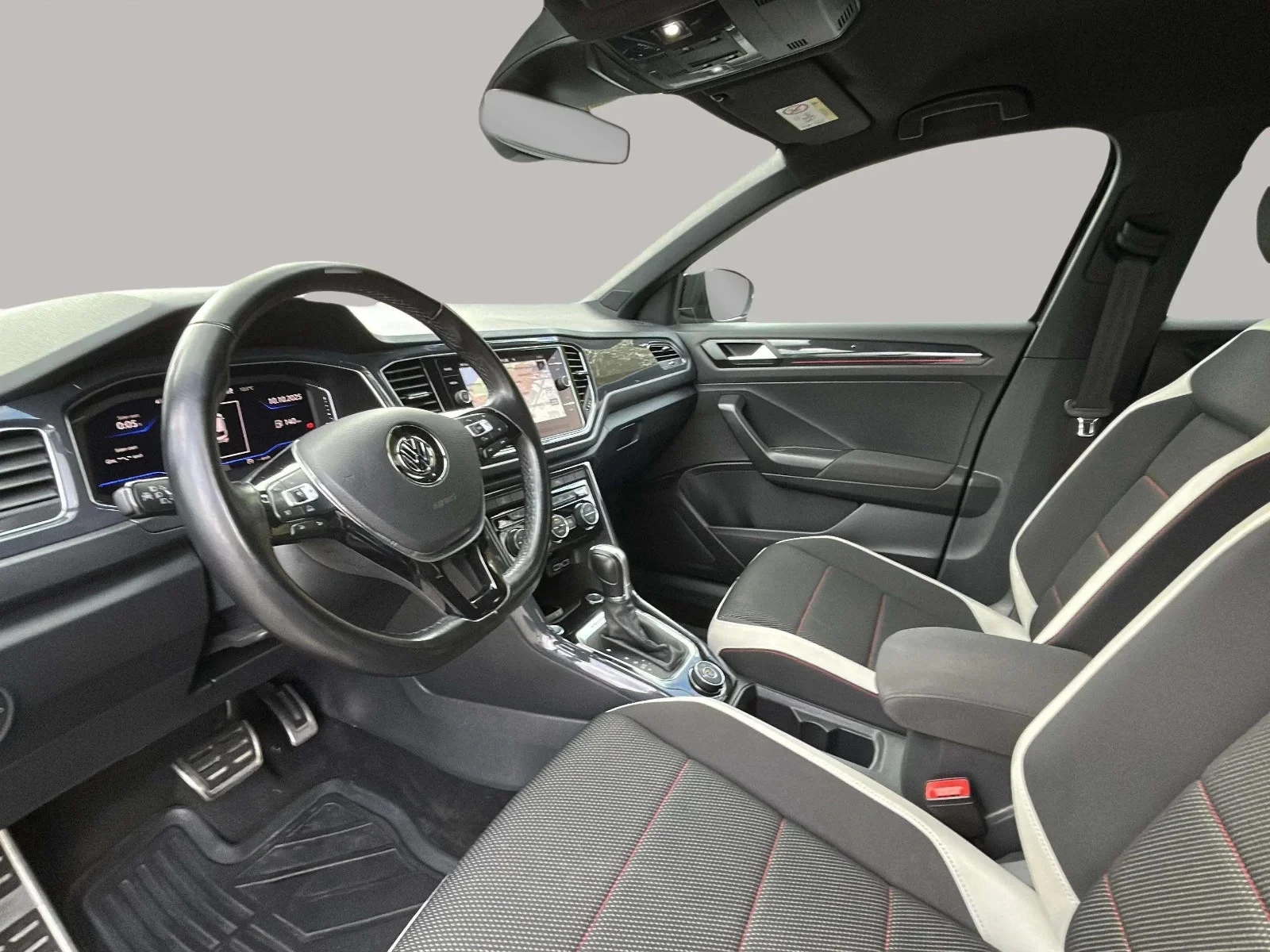 Volkswagen-T-Roc-image-10