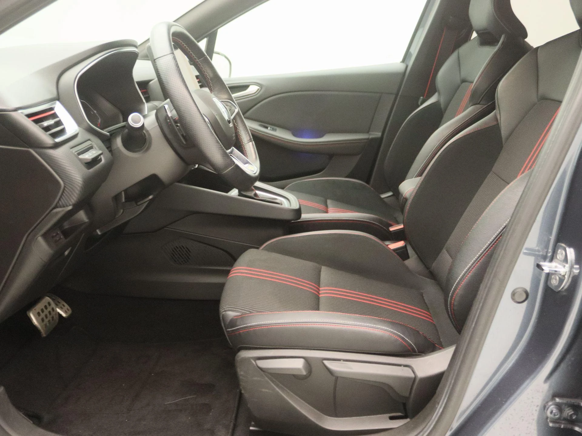 Renault-Clio-image-12
