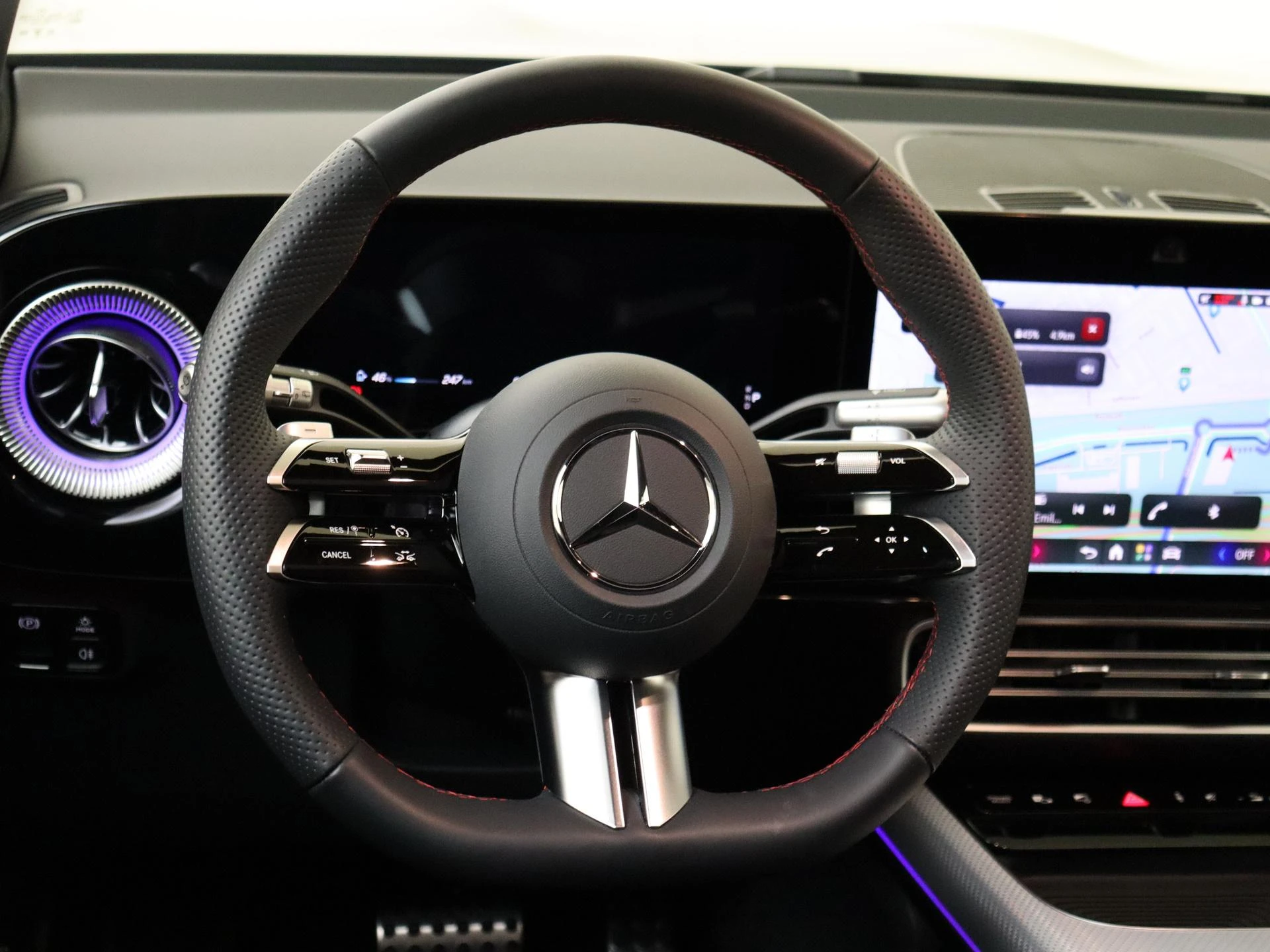 Mercedes-Benz-GLB-image-9