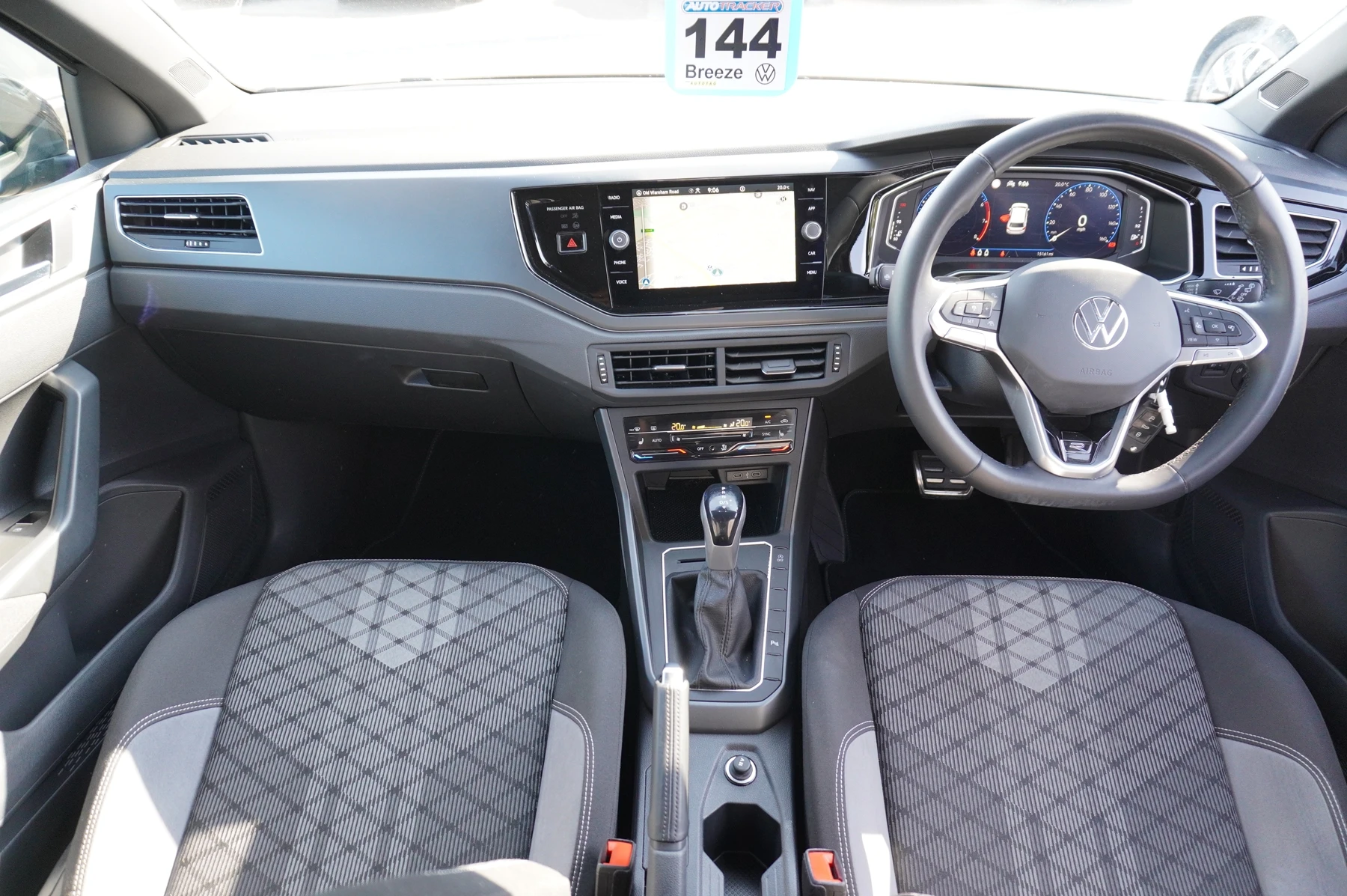 Volkswagen-Polo-image-7