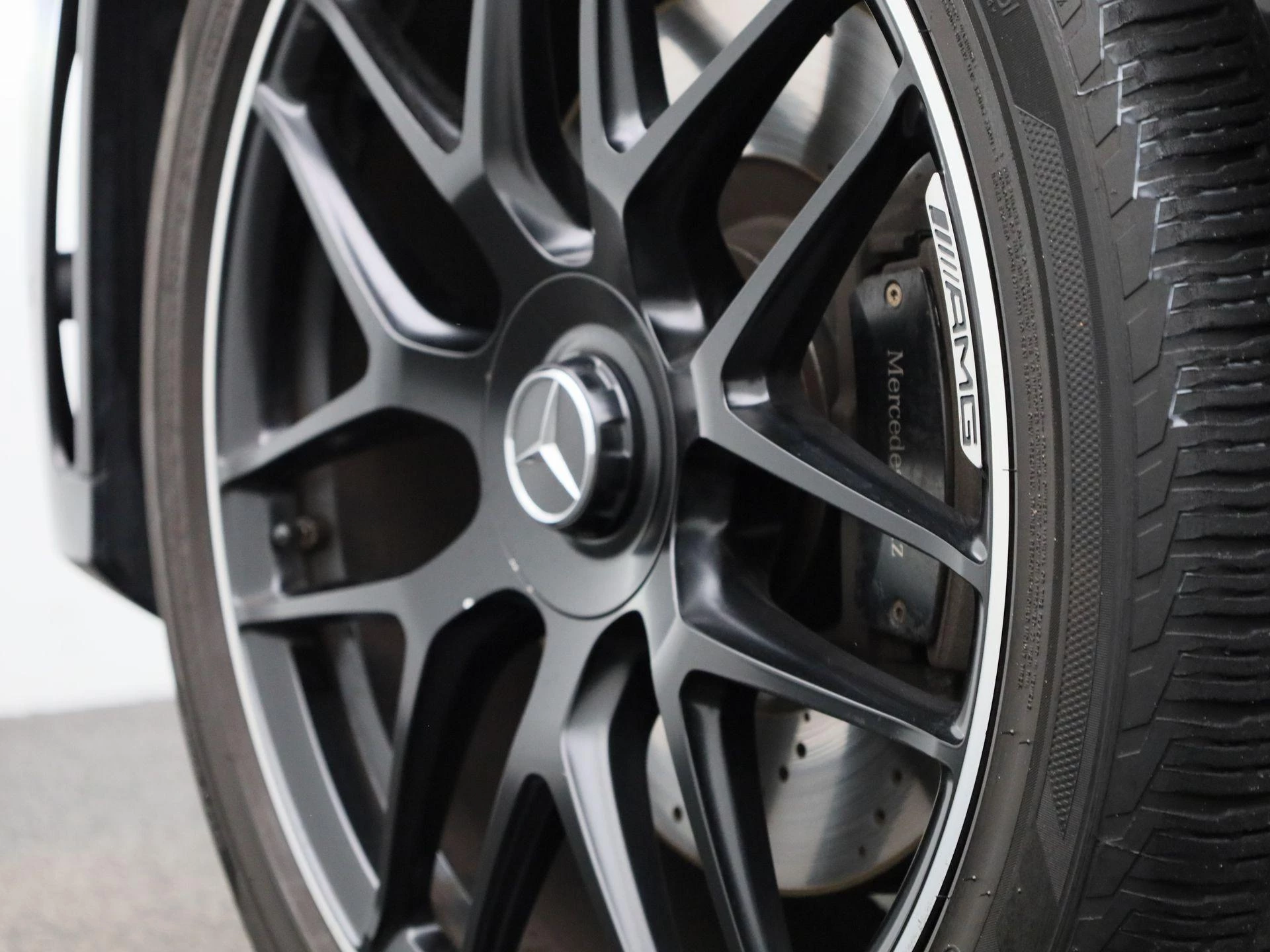 Mercedes-Benz-GLE-image-55