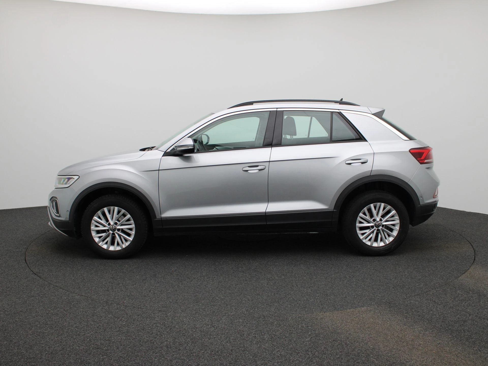 Volkswagen-T-Roc-image-3