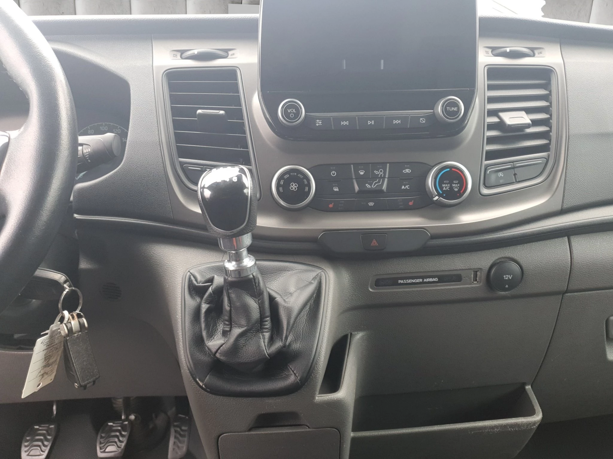 Ford-Transit-image-12