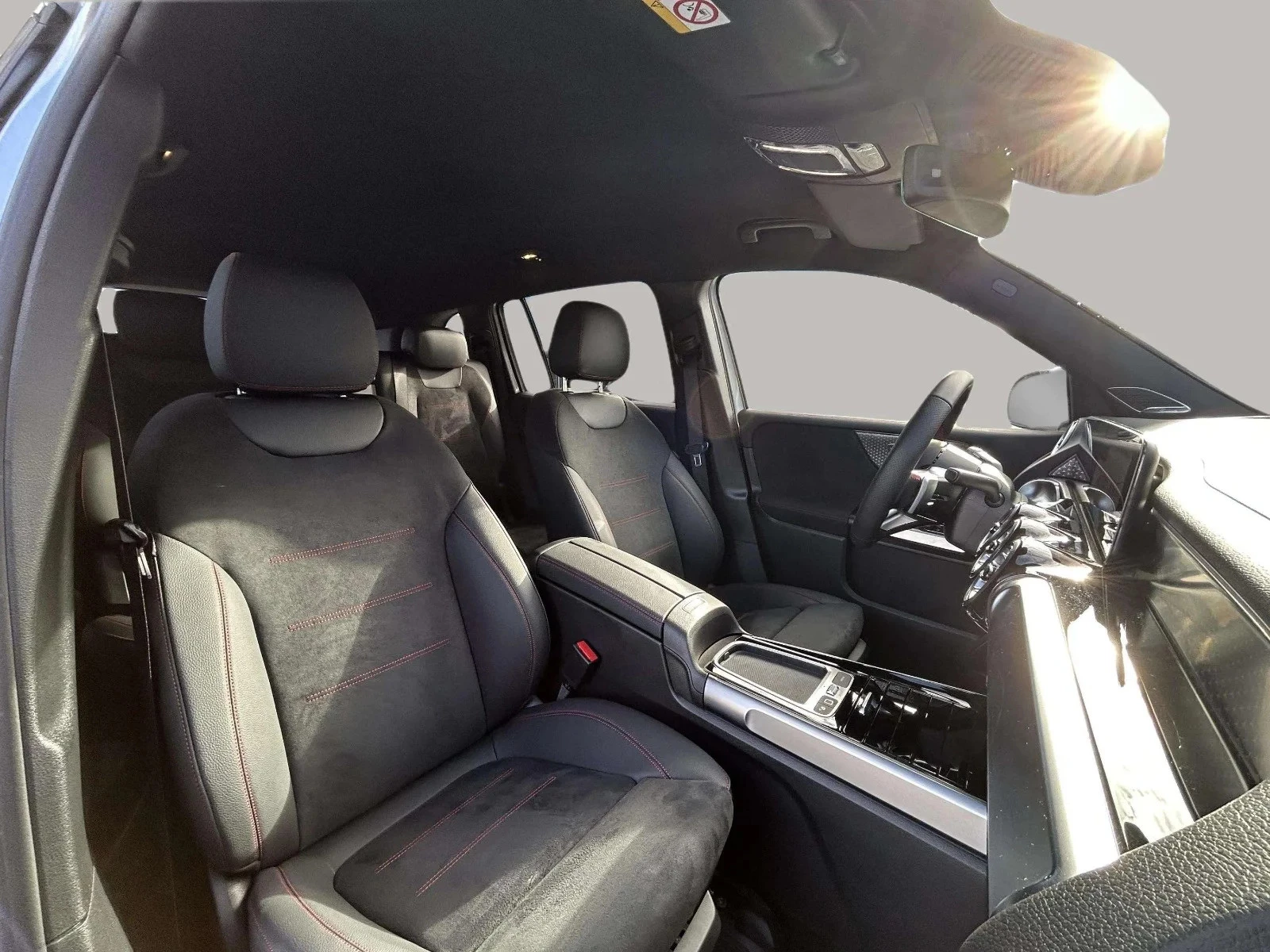 Mercedes-Benz-EQB-image-13