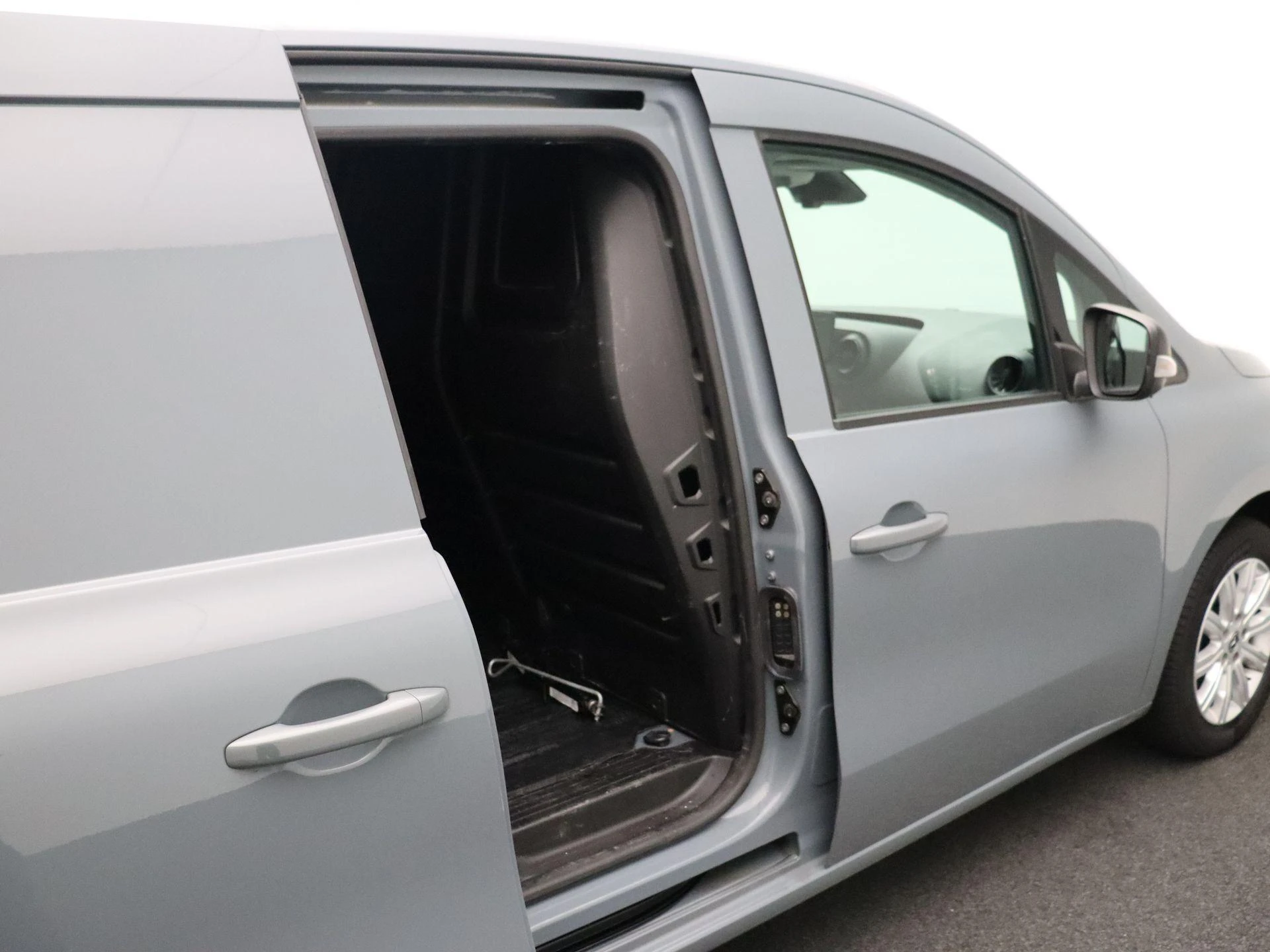 Mercedes-Benz-Citan-image-19