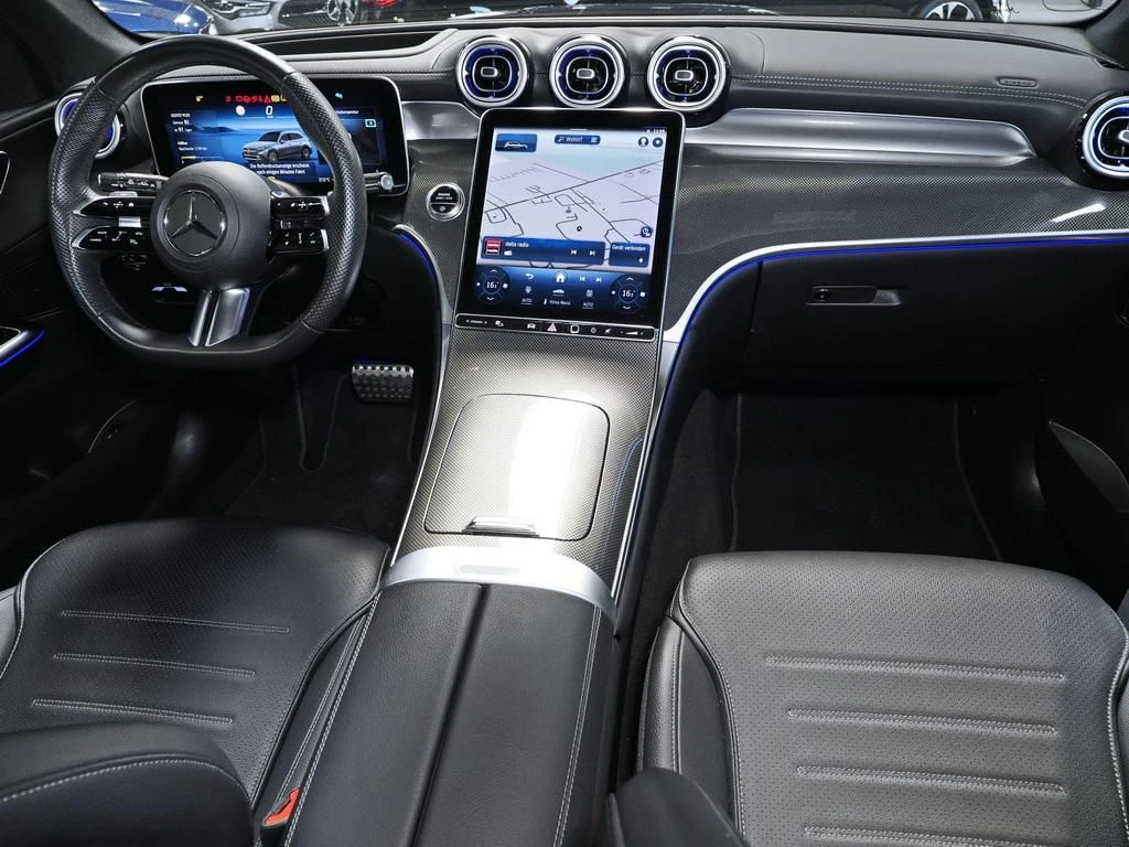 Mercedes-Benz-GLC 300 d-image-13