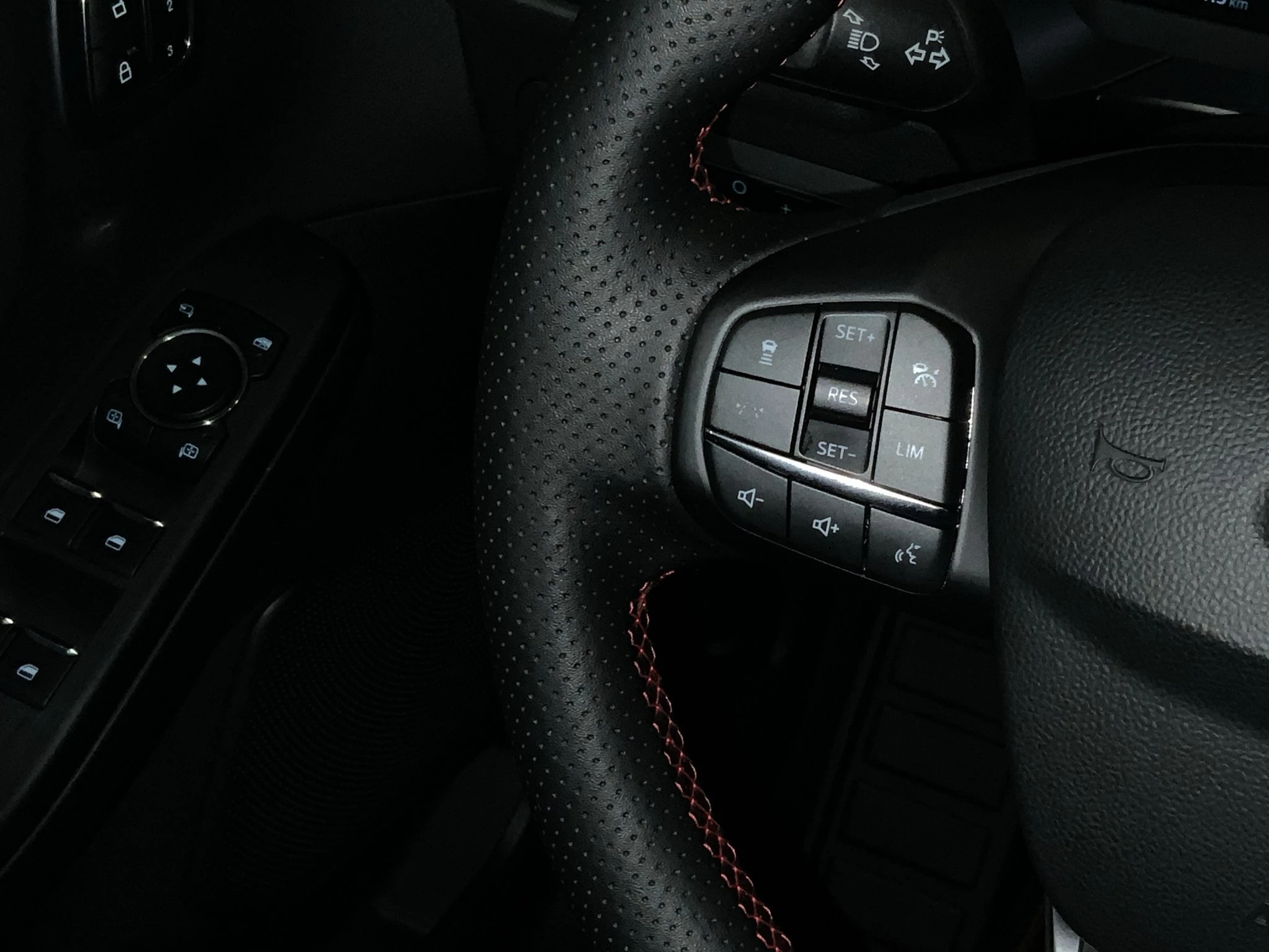 Ford Kuga ST-Line X Aut.*360GRAD*LED-MATRIX*NAVI*GRA*WINTER-PKT.