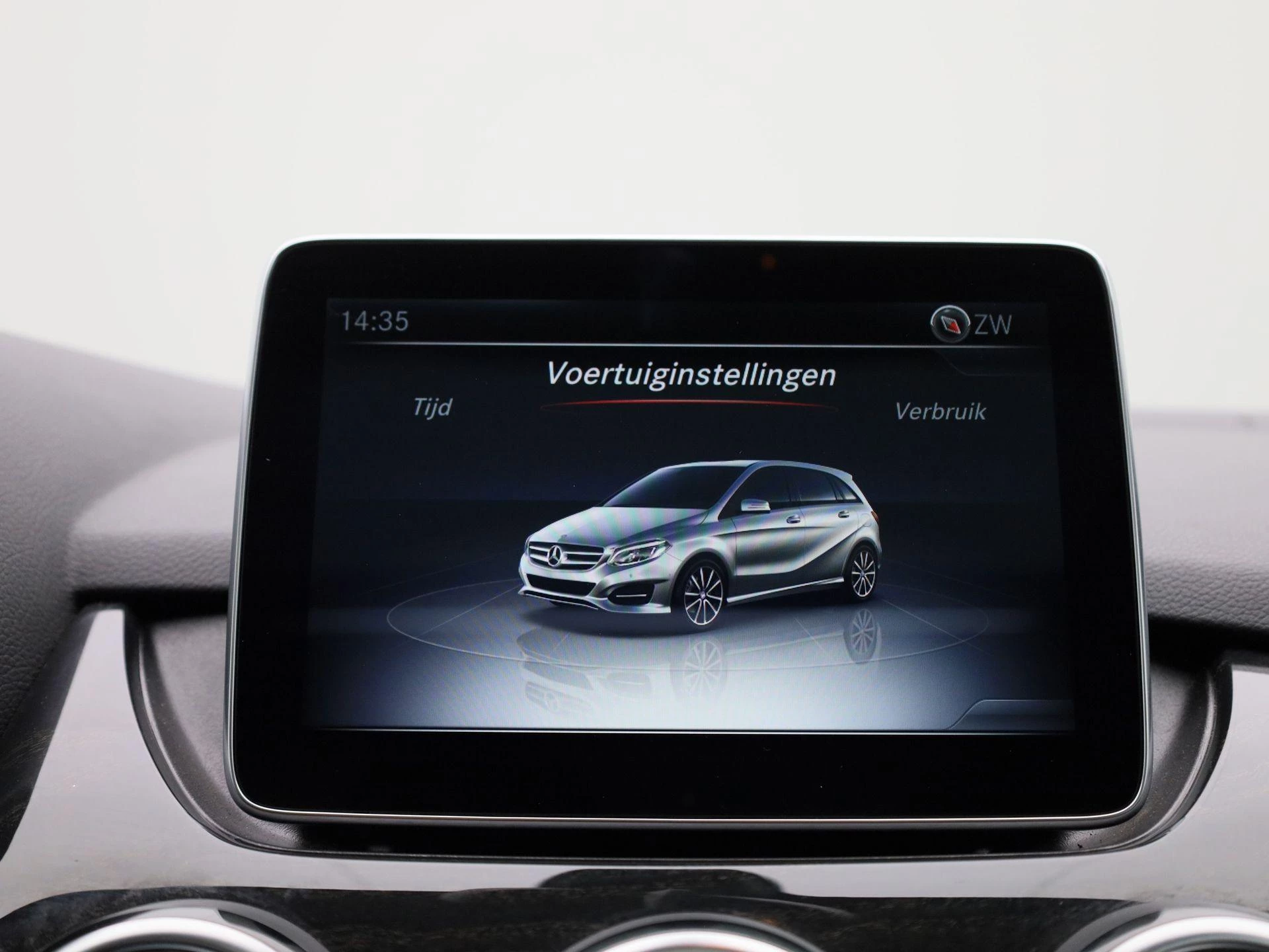 Mercedes-Benz-B-Klasse-image-24