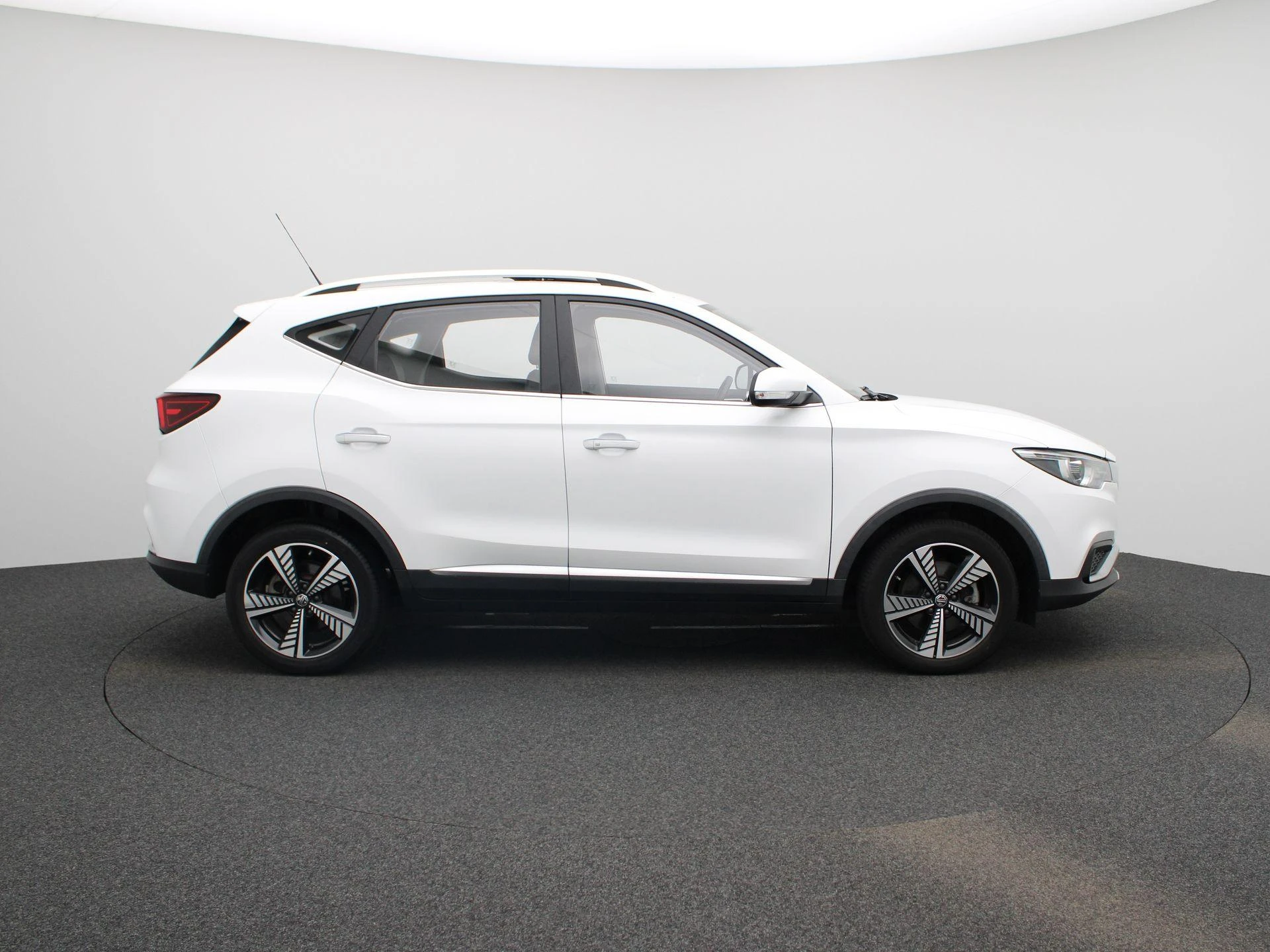 MG-ZS EV-image-5
