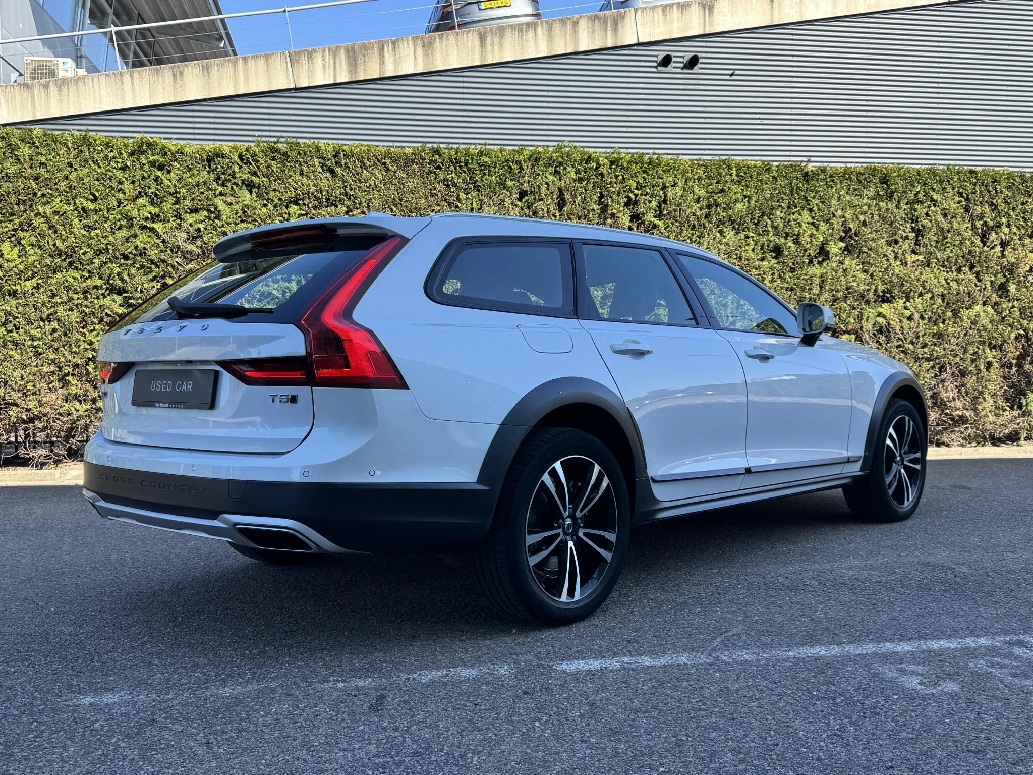 Volvo-V90-image-8