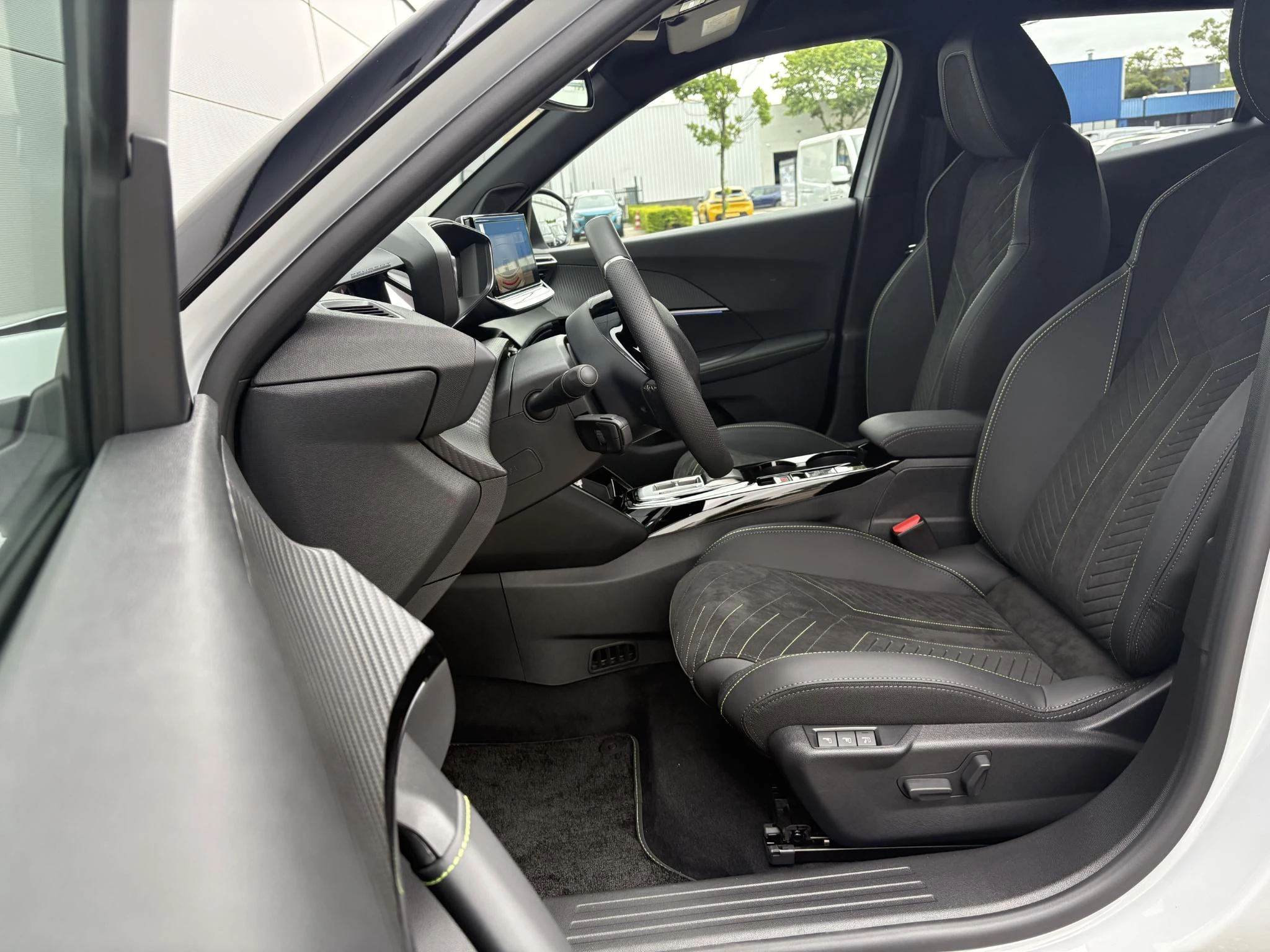 Peugeot 2008 1.2 Hybrid 145 GT