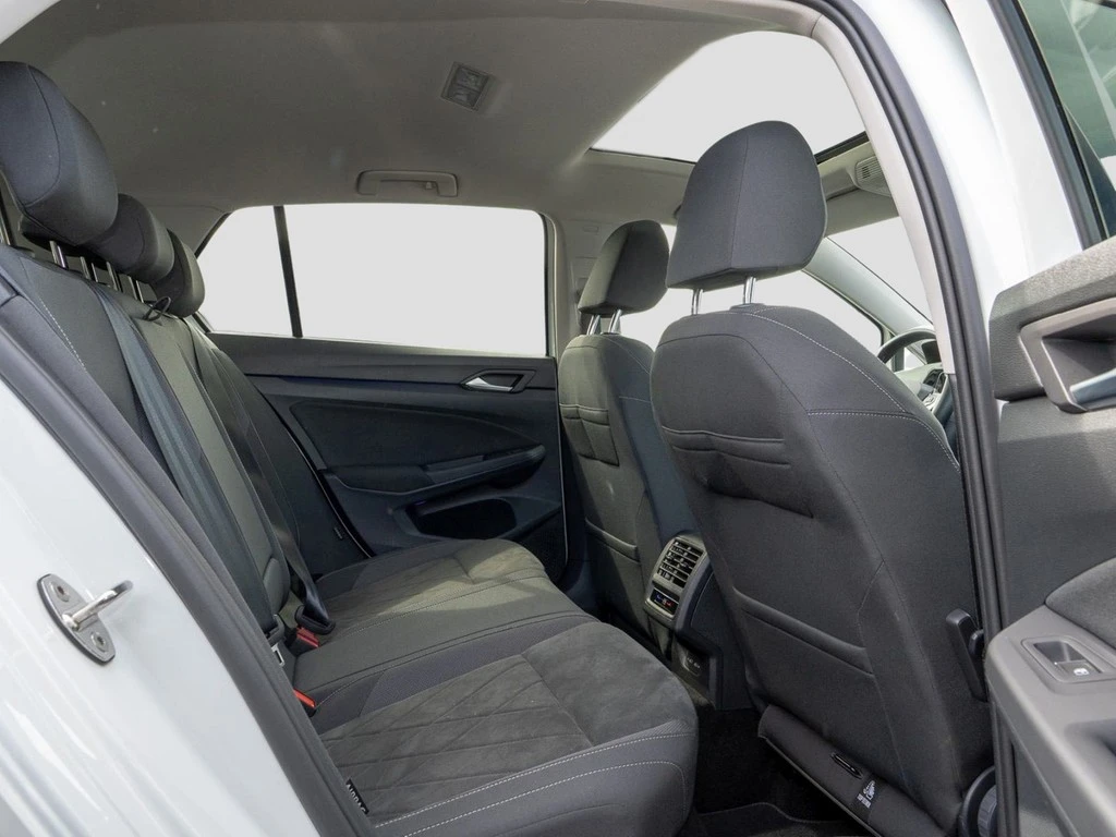 Volkswagen-Golf-image-8