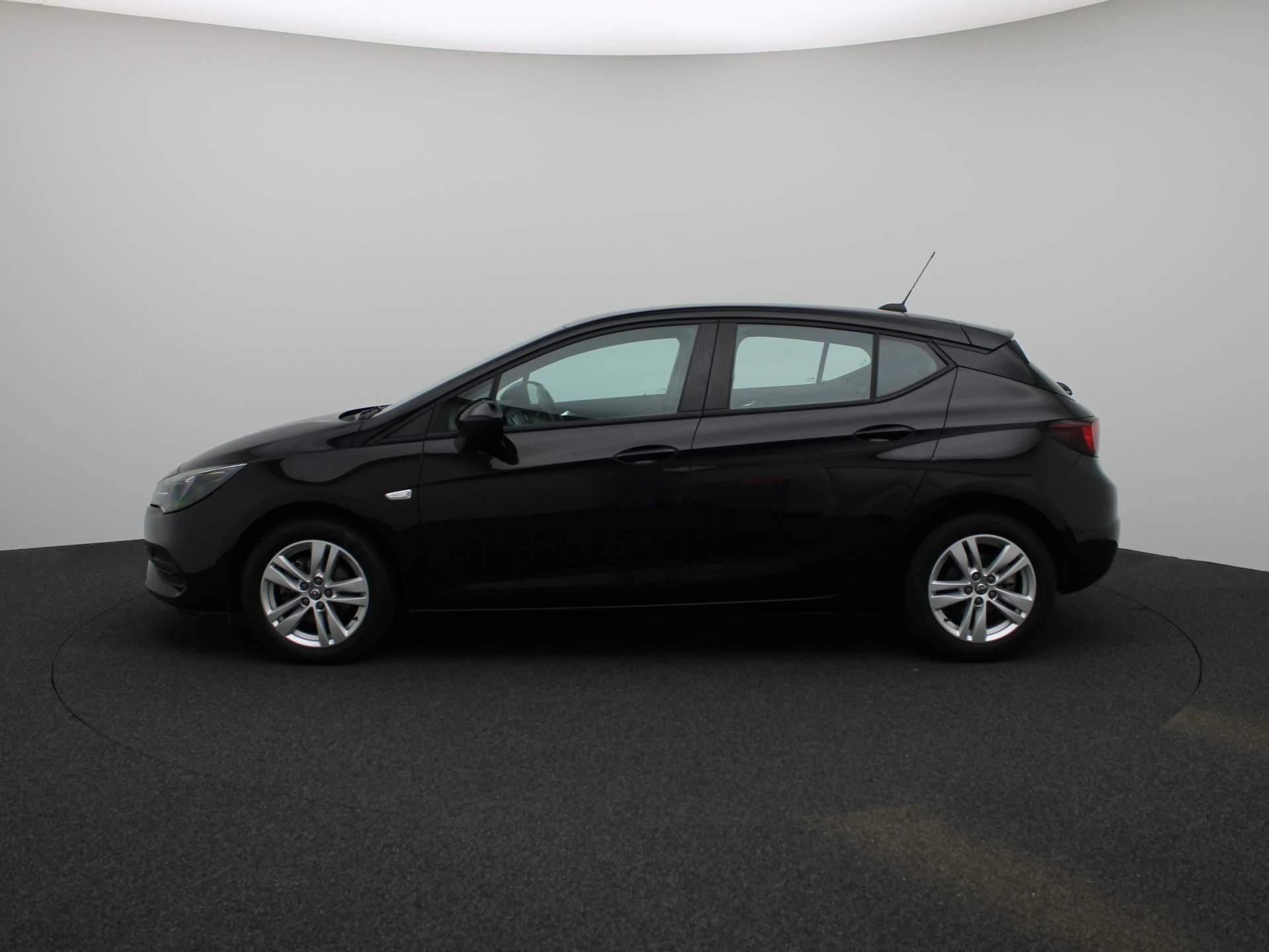 Opel-Astra-image-3
