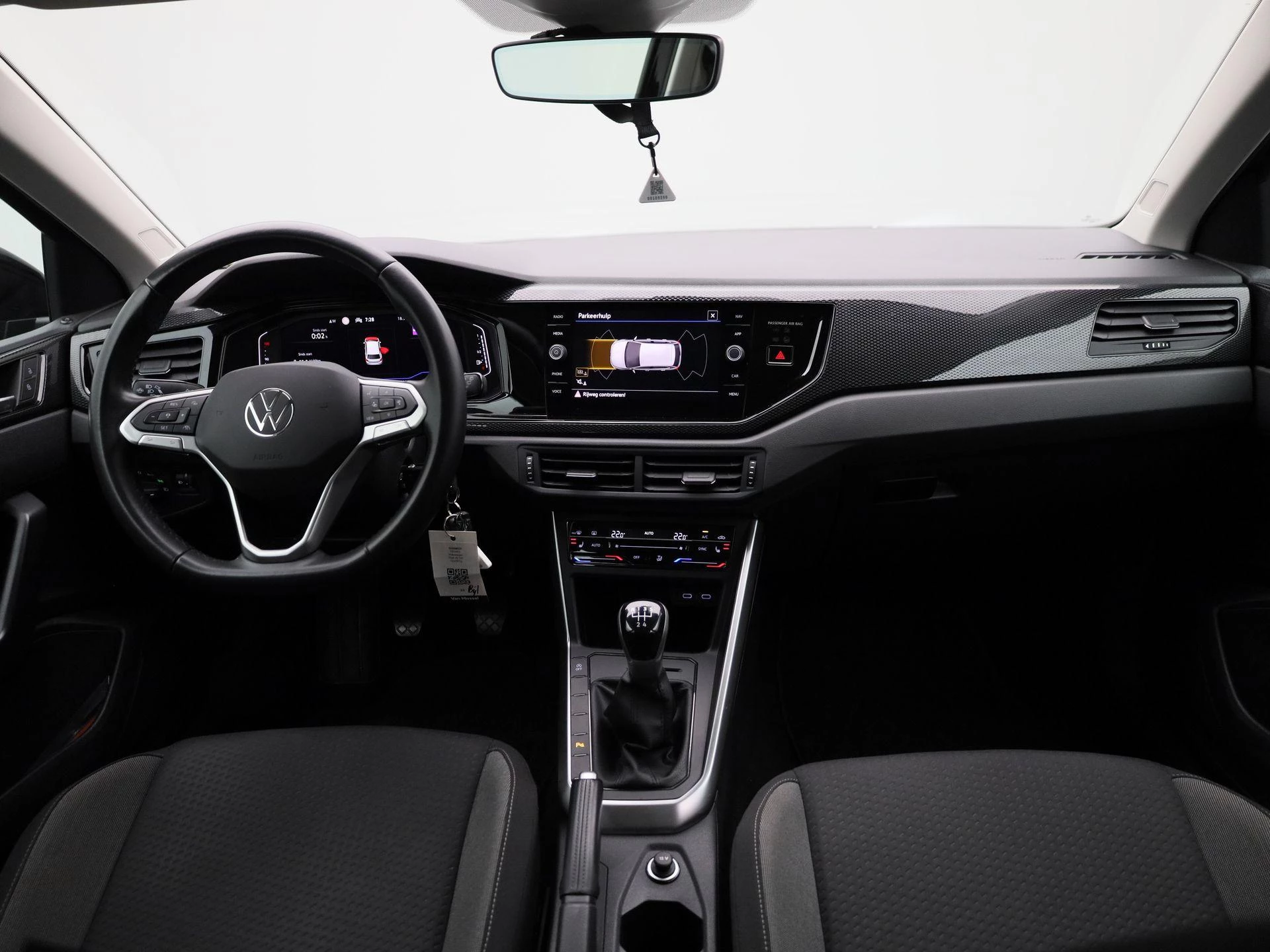 Volkswagen-Polo-image-33