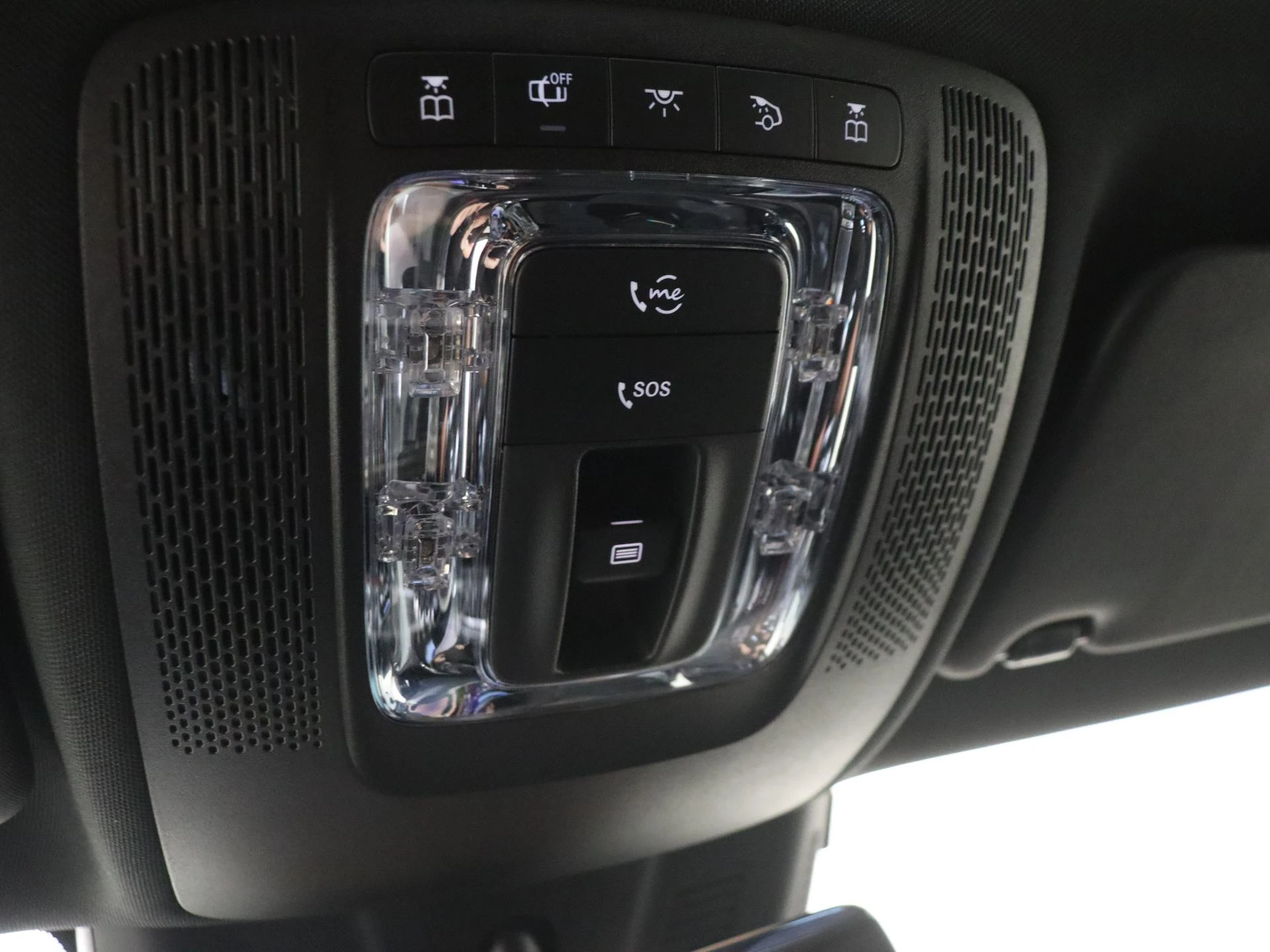 Mercedes-Benz-GLA-image-22