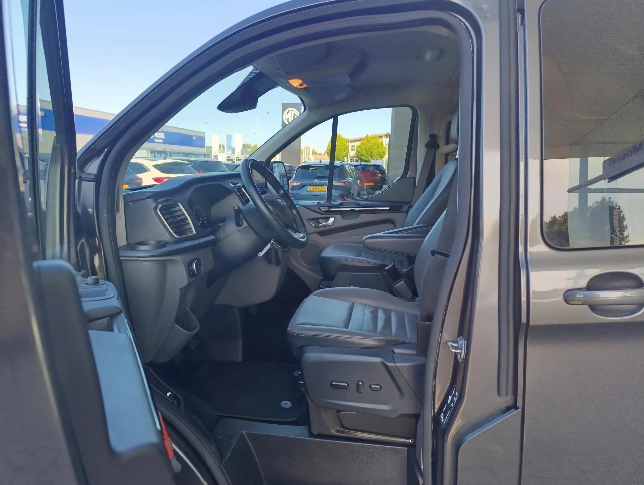 Ford-Transit Custom-image-11
