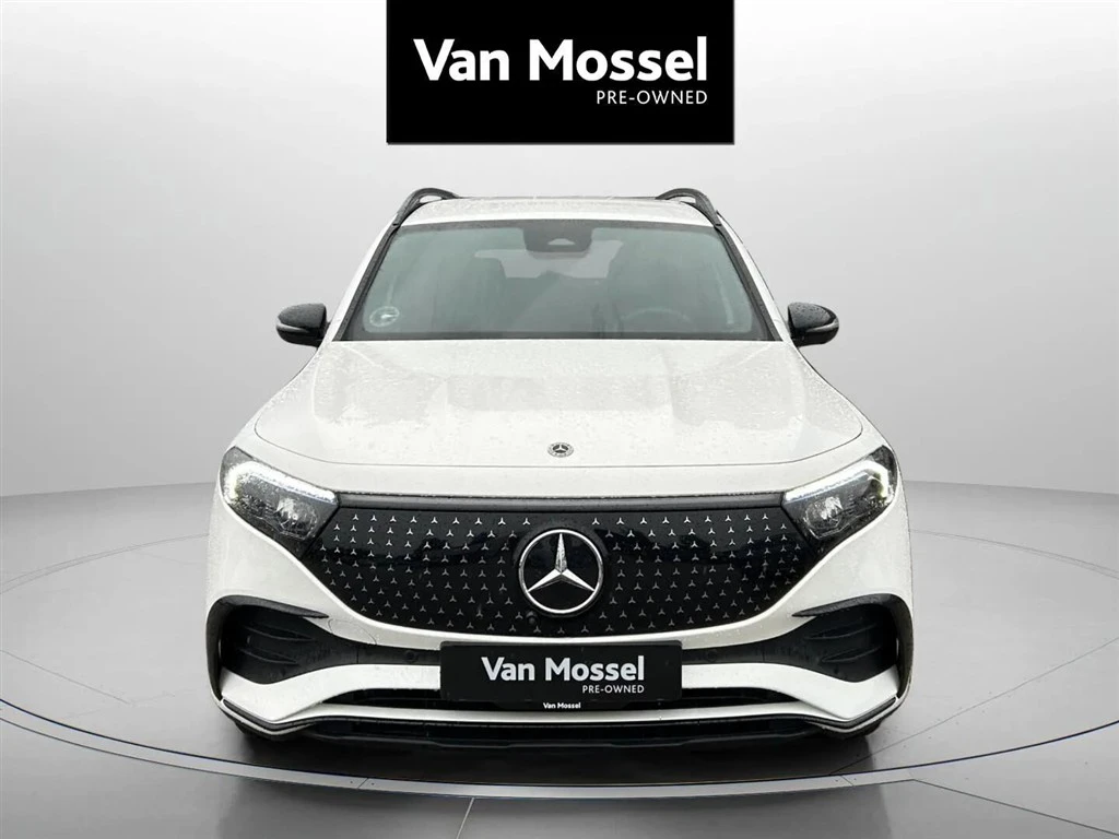Mercedes-Benz-EQB-image-1