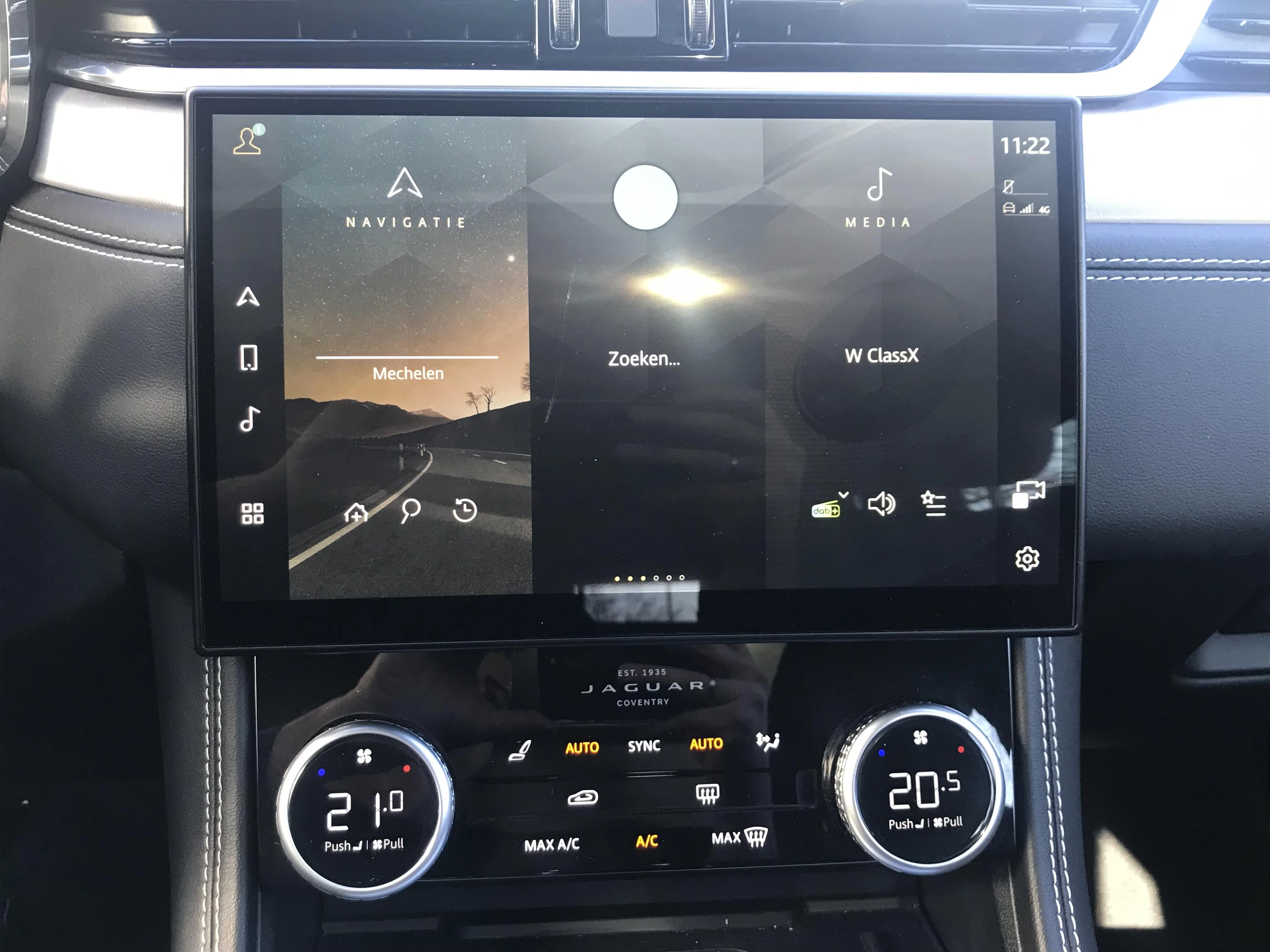 Jaguar-F-PACE-image-14