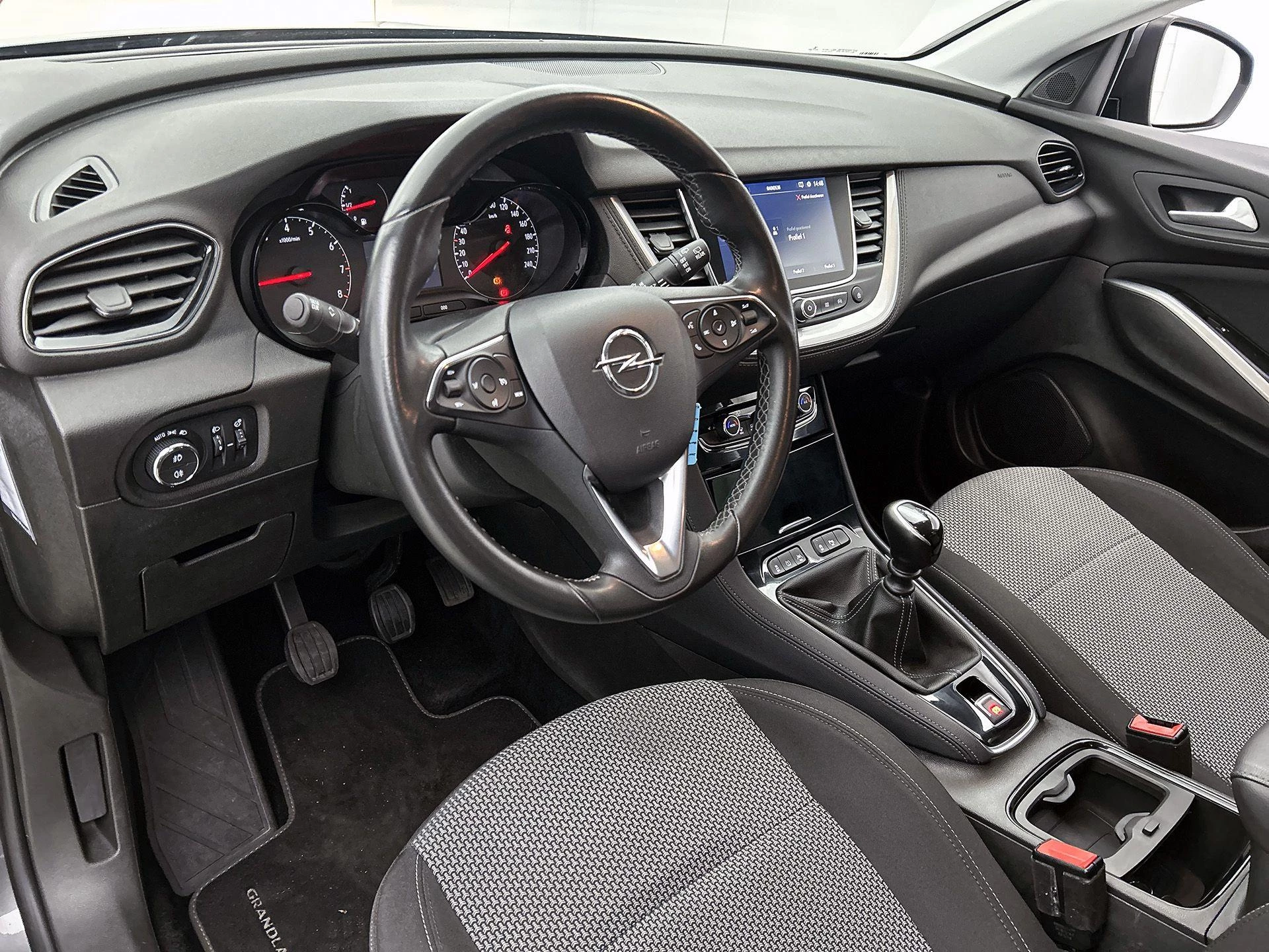 Opel-Grandland X-image-19